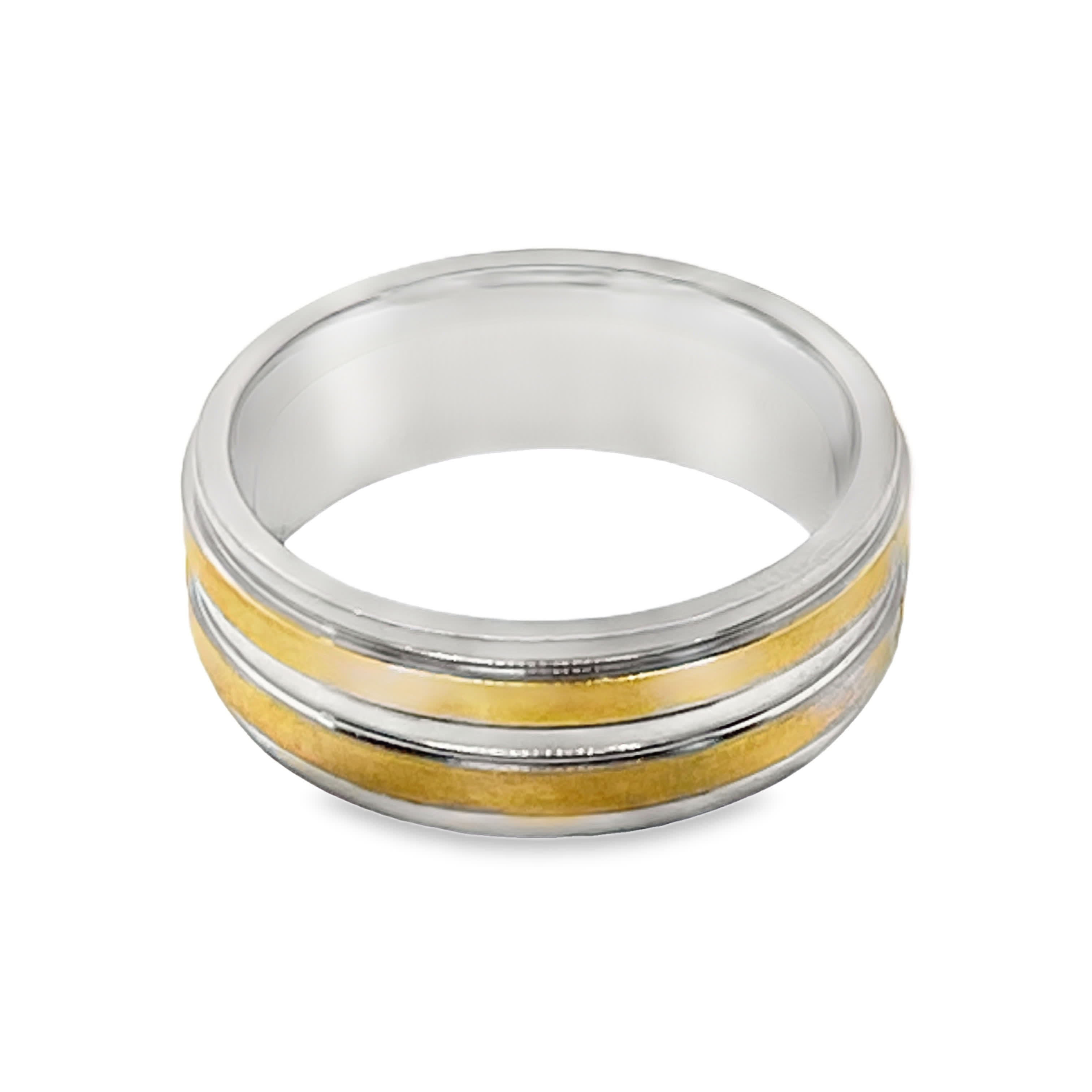 Nowoczesny złocony pierścionek