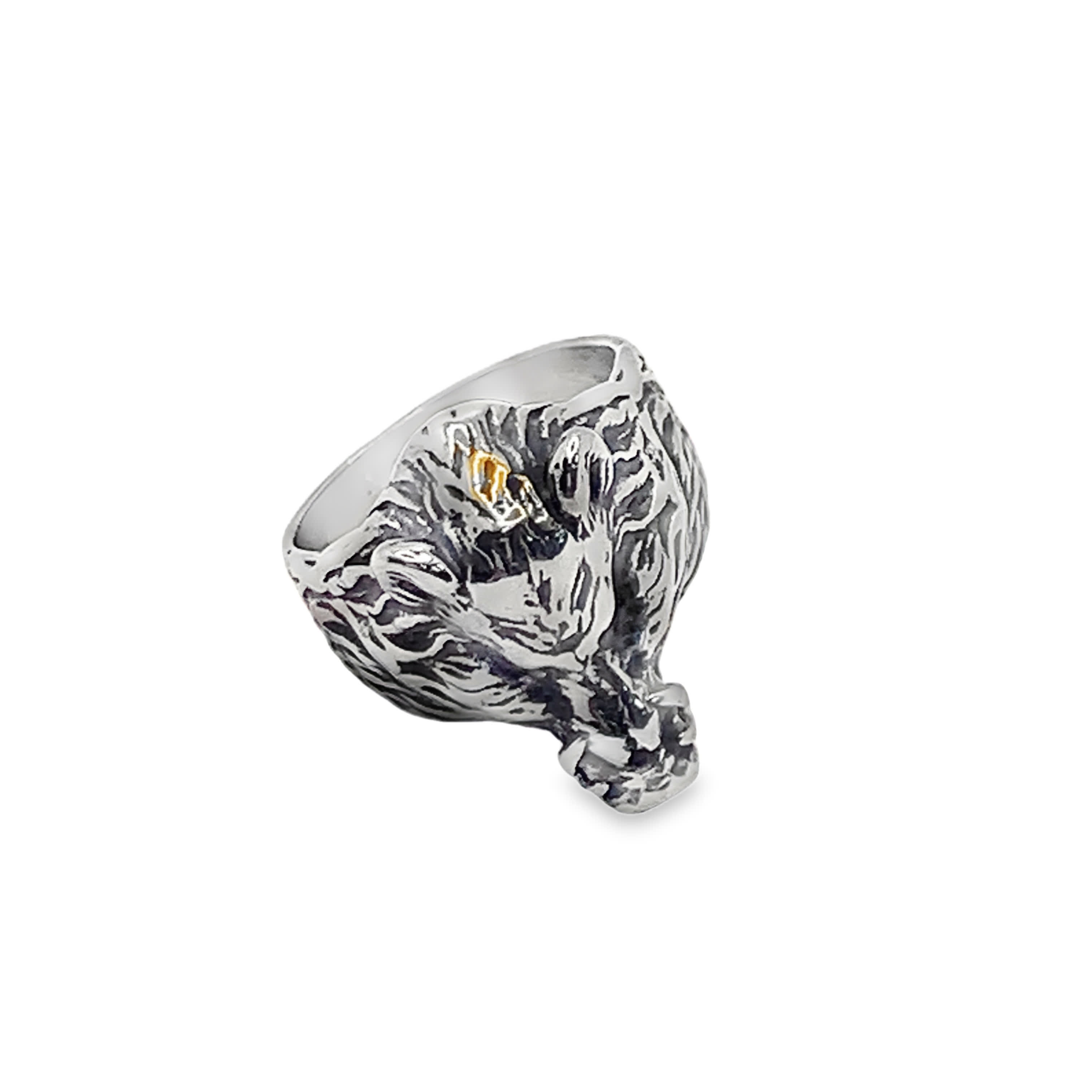 Posrebrzany sygnet z lwem: Ucieleśniona odwaga