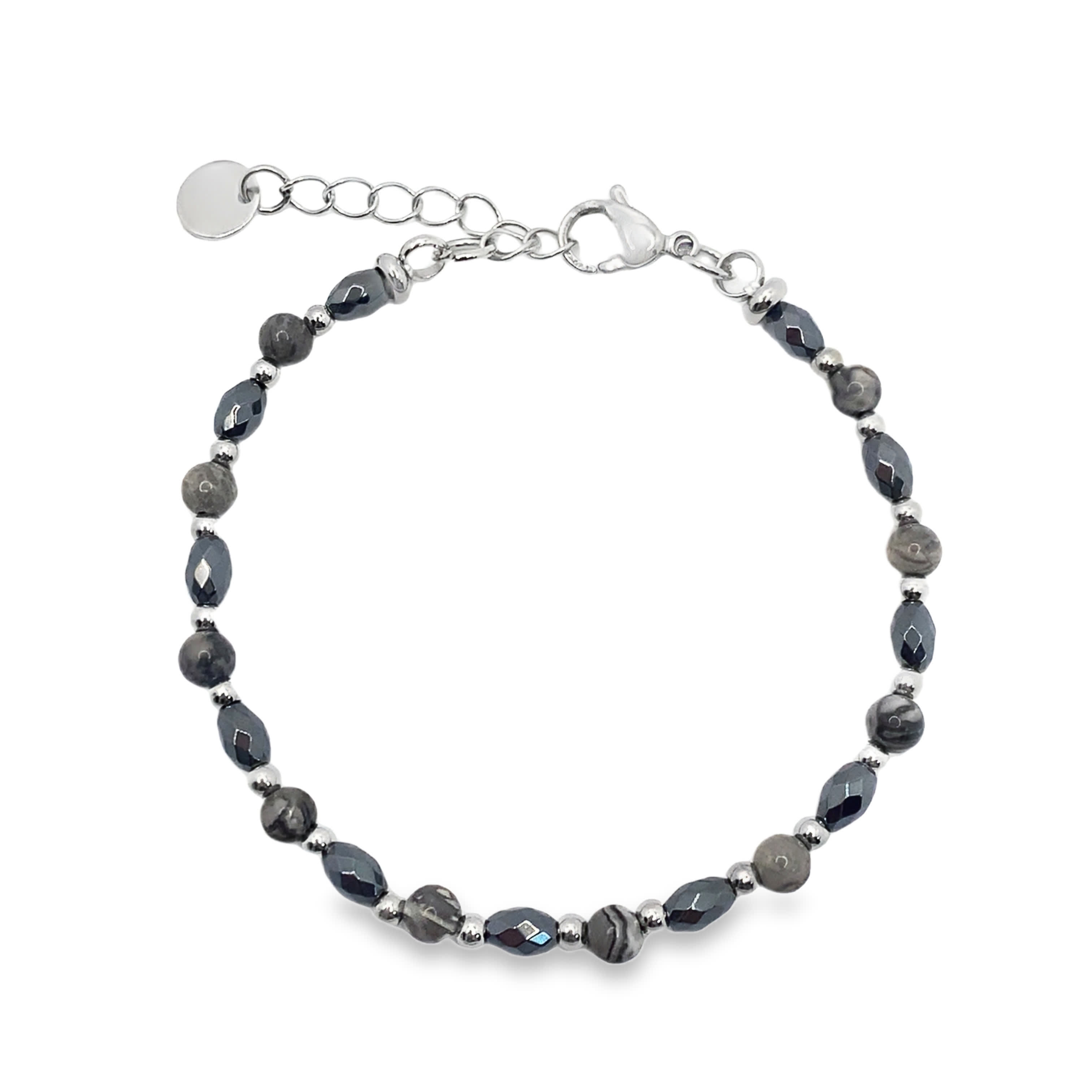 Bransoletka z koralików w kolorze posrebrzanym: elegancka i uniwersalna ozdoba nadgarstka