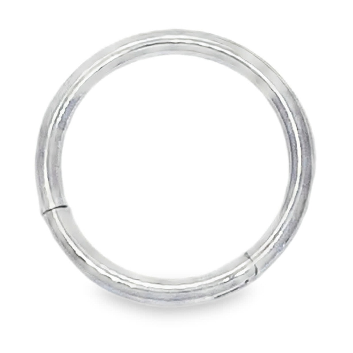 Minimalistyczny posrebrzany band ring o wysokim połysku