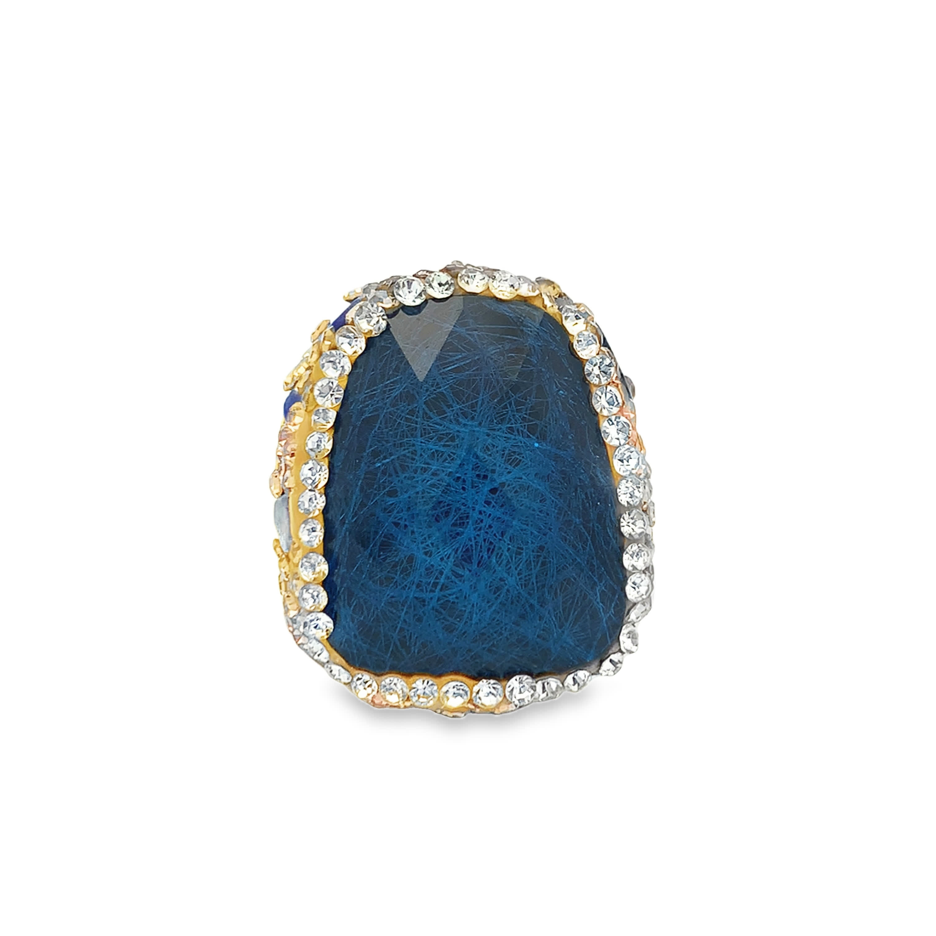 Wyrazisty pierścionek koktajlowy z pozłacanego metalu z kamieniem ozdobnym