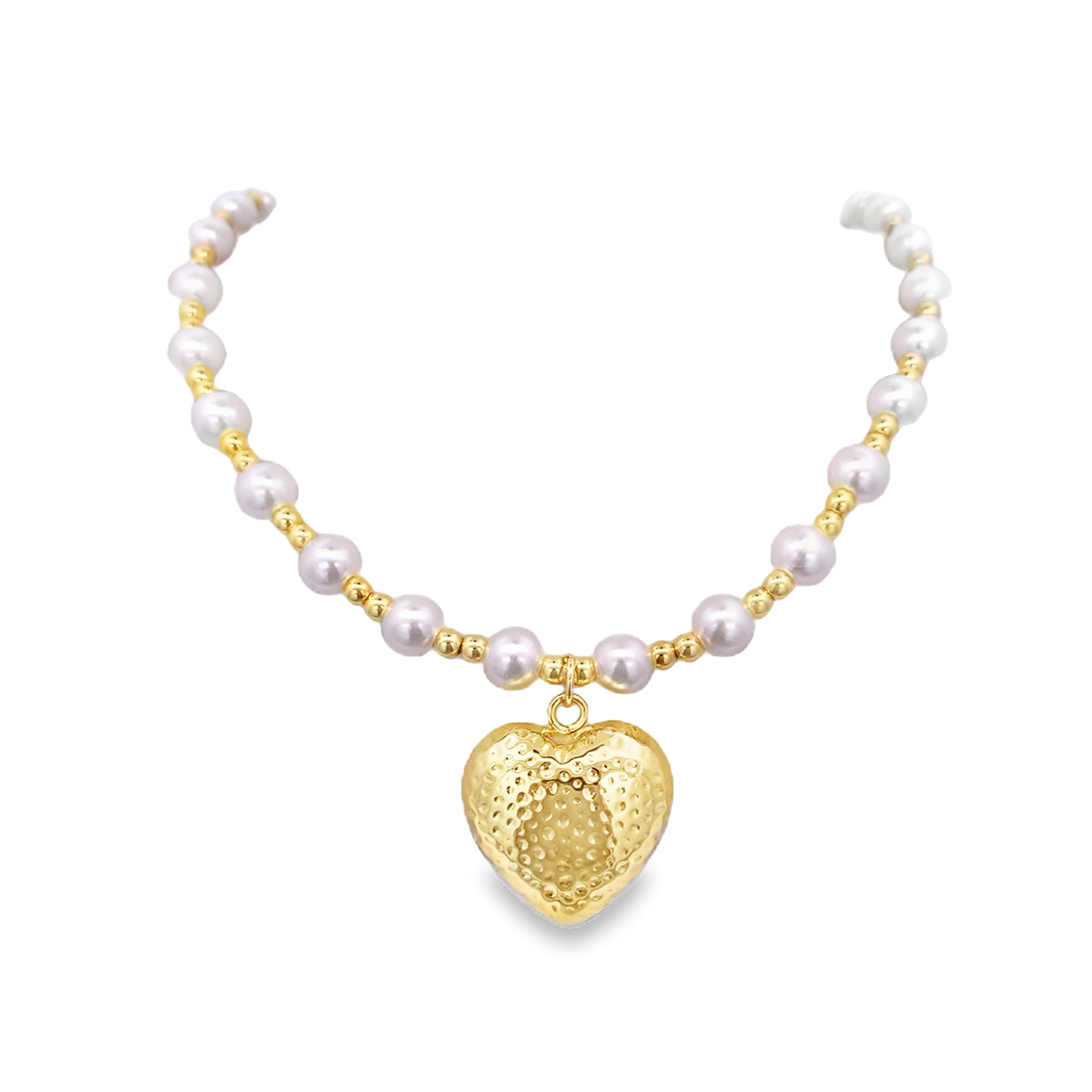 Klasyczny perłowy naszyjnik z zawieszką serce z metalu