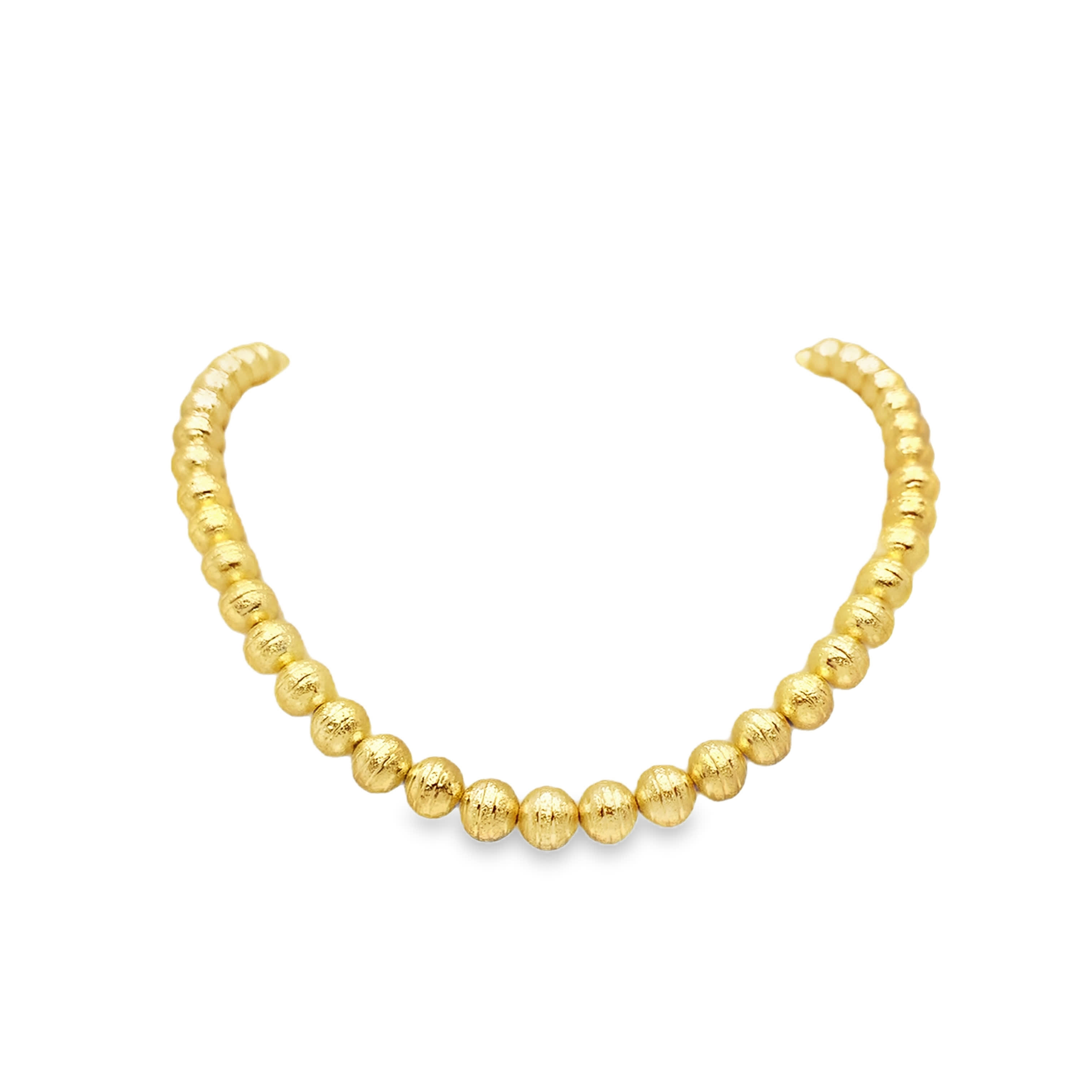 Klasyczny naszyjnik z koralików z metalu