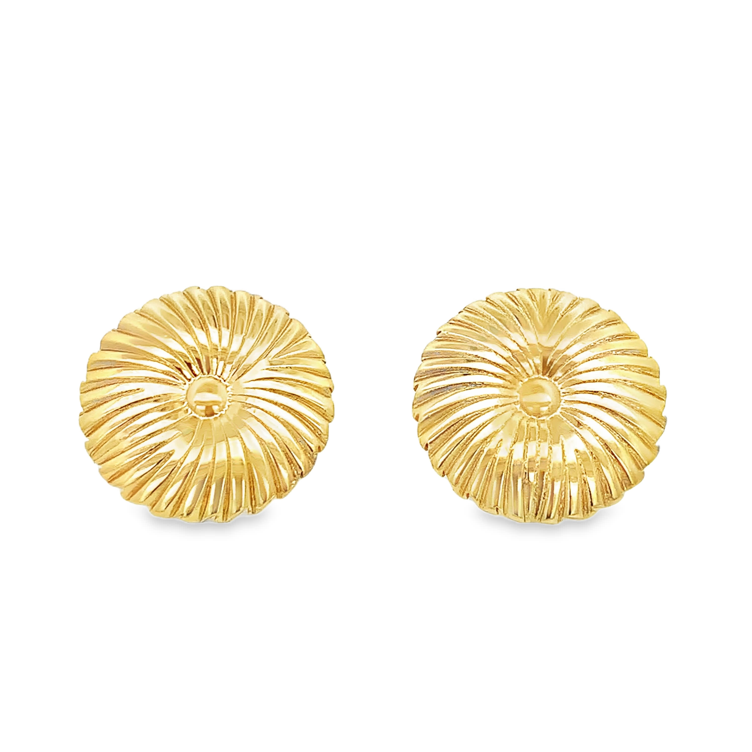 Eleganckie złocone kolczyki o teksturowanym wykończeniu