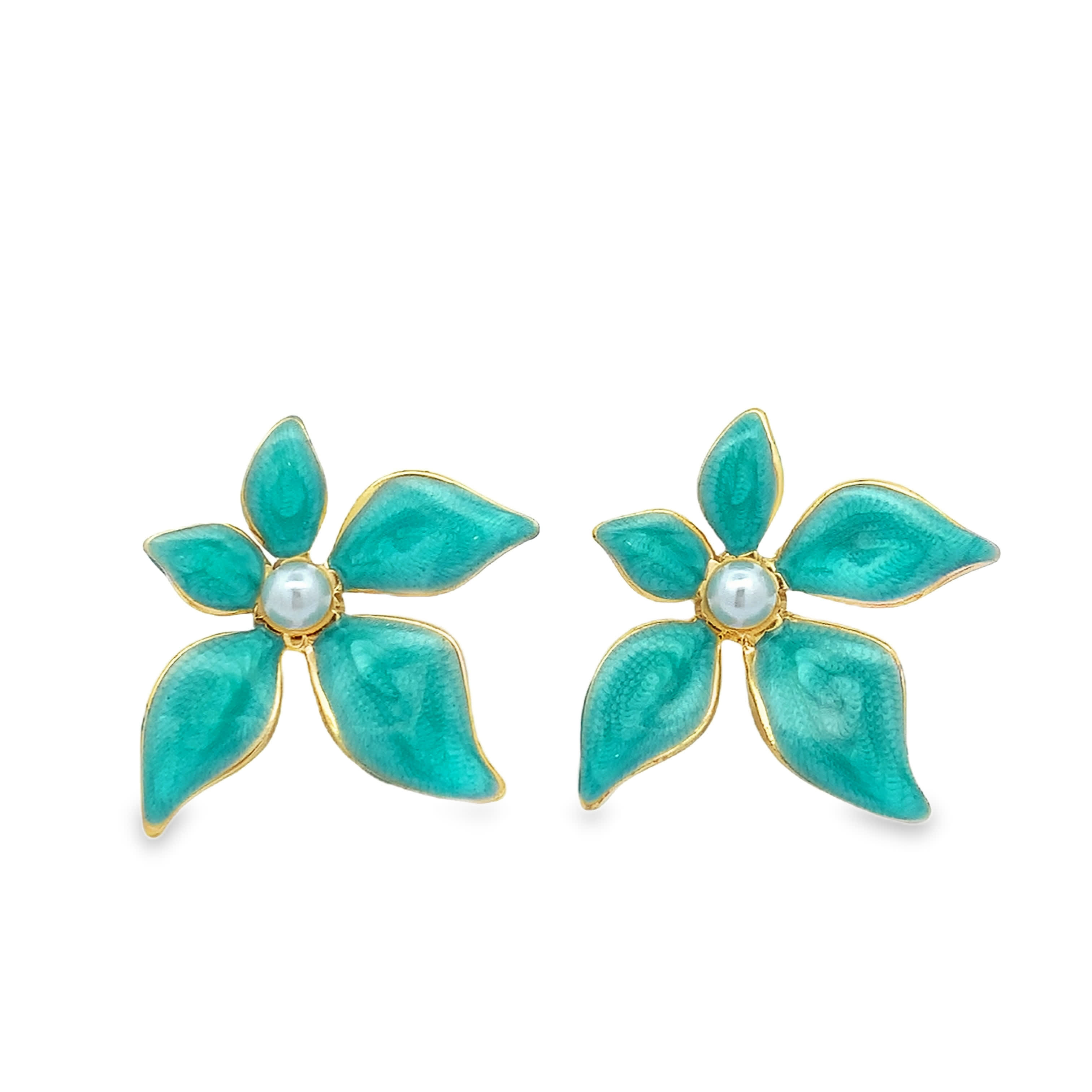 Classic Round Pearl Stud Earrings in Polished Yellow Gold