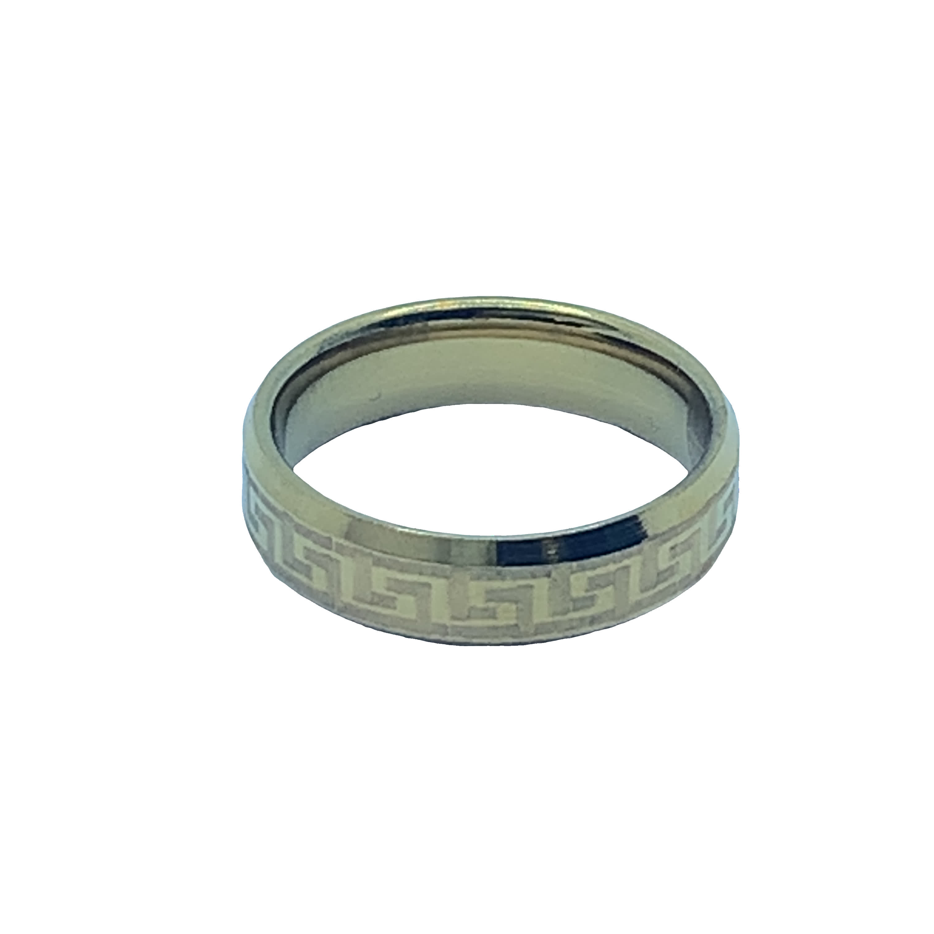 Posrebrzany pierścionek z ozdobnymi zdobieniami