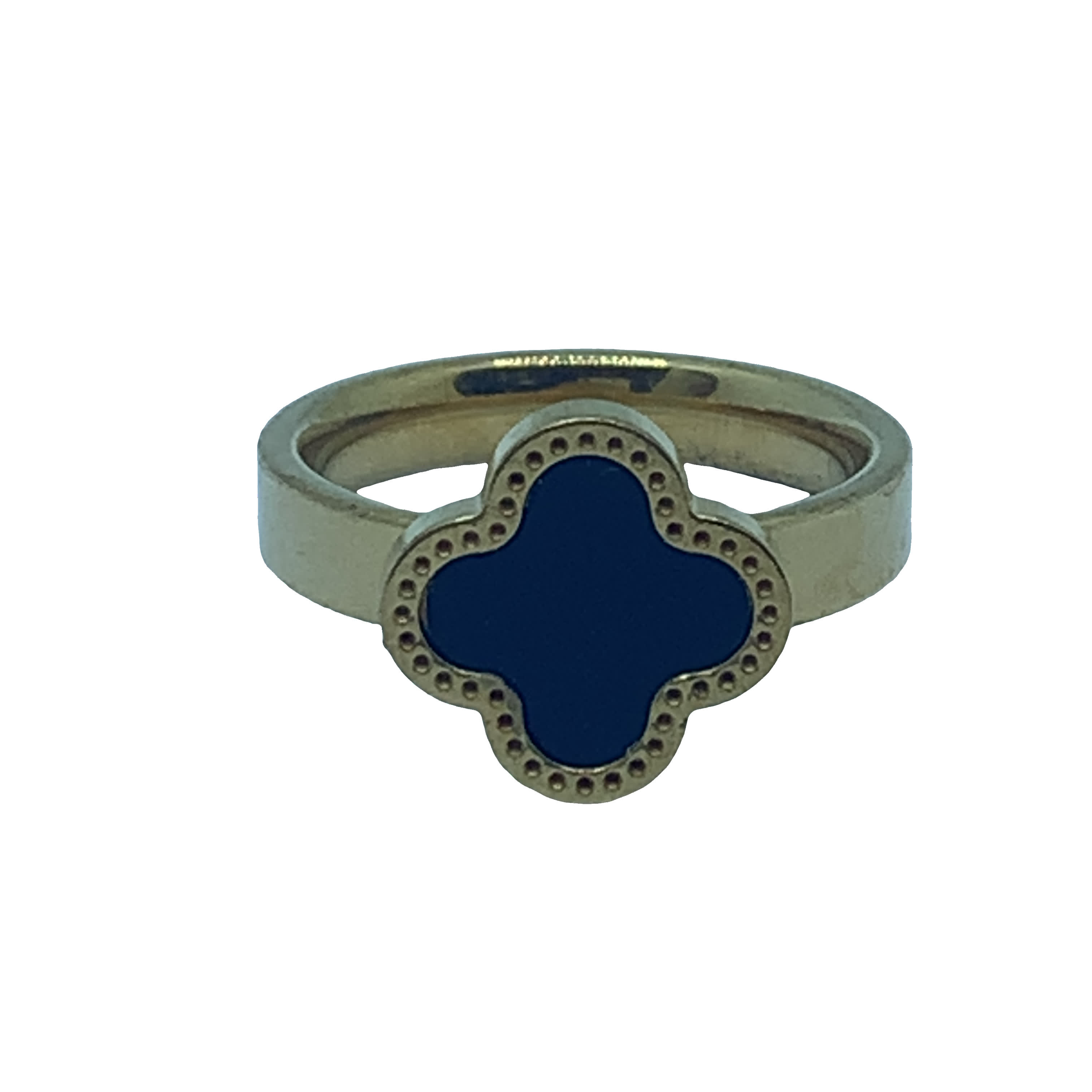 Złocony pierścionek z onyksem w kształcie koniczyny