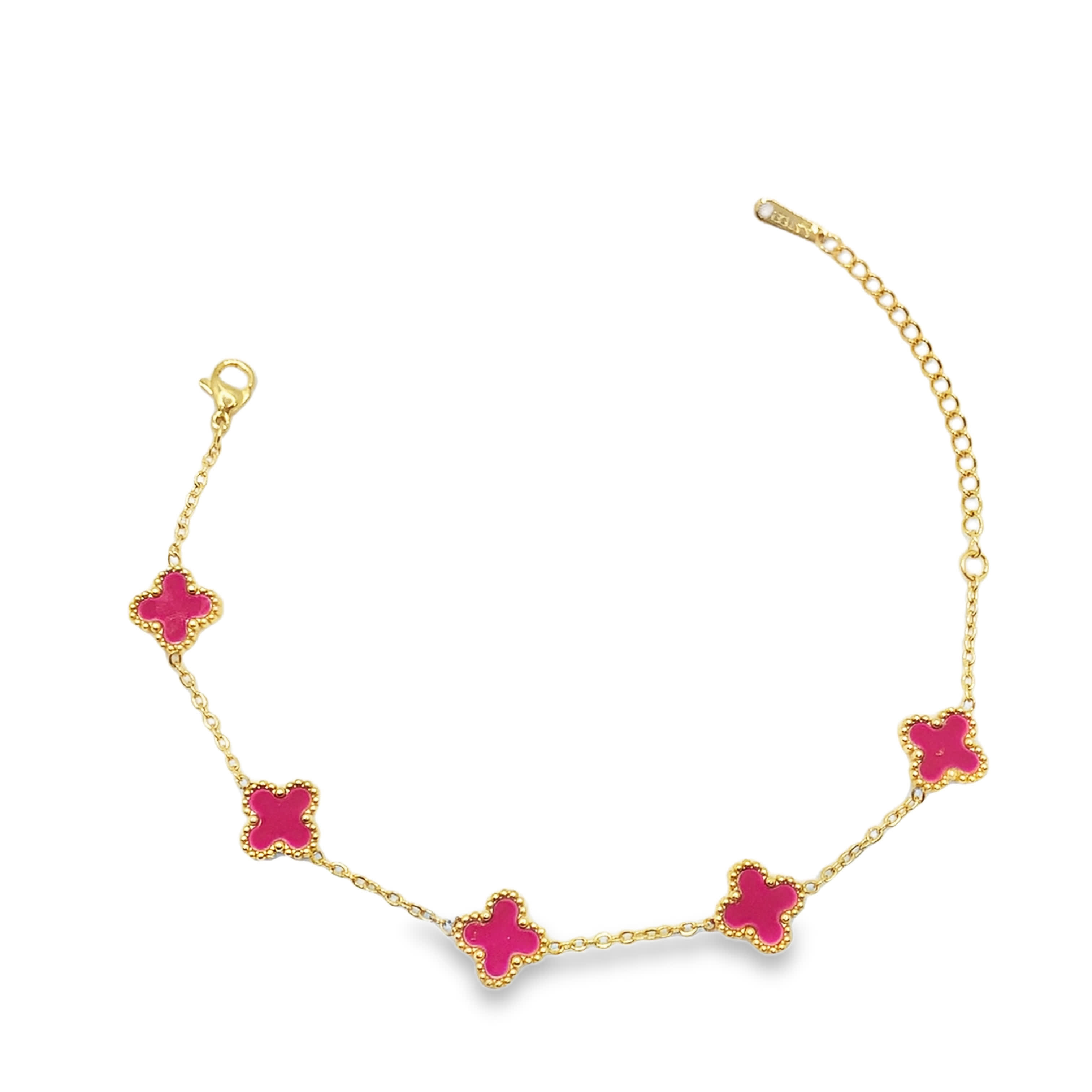 Bransoletka z zawieszkami w kształcie koniczyny rubinowej