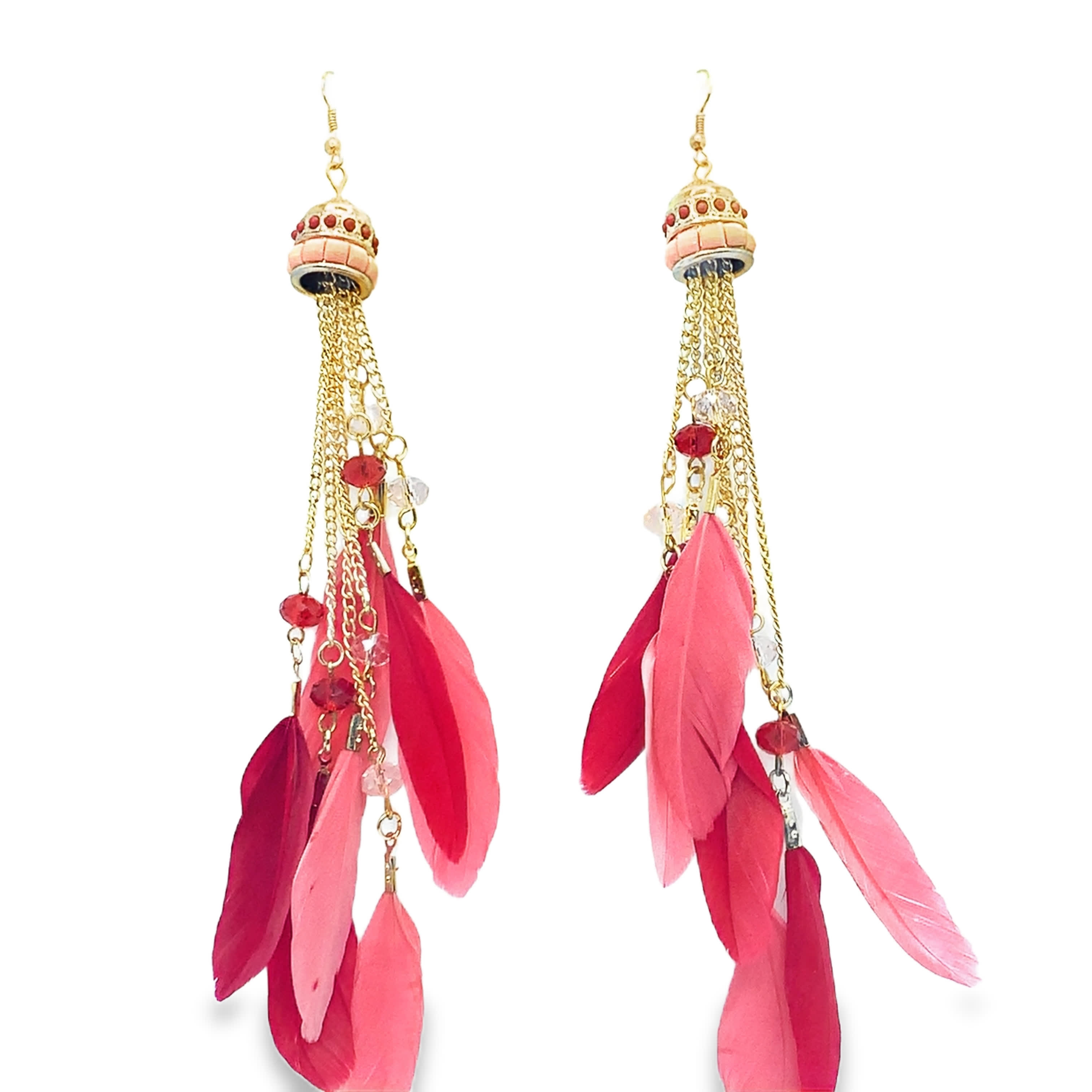 Złocone wiszące kolczyki z okrągłymi kaboszonami z rubinowymi koralikami