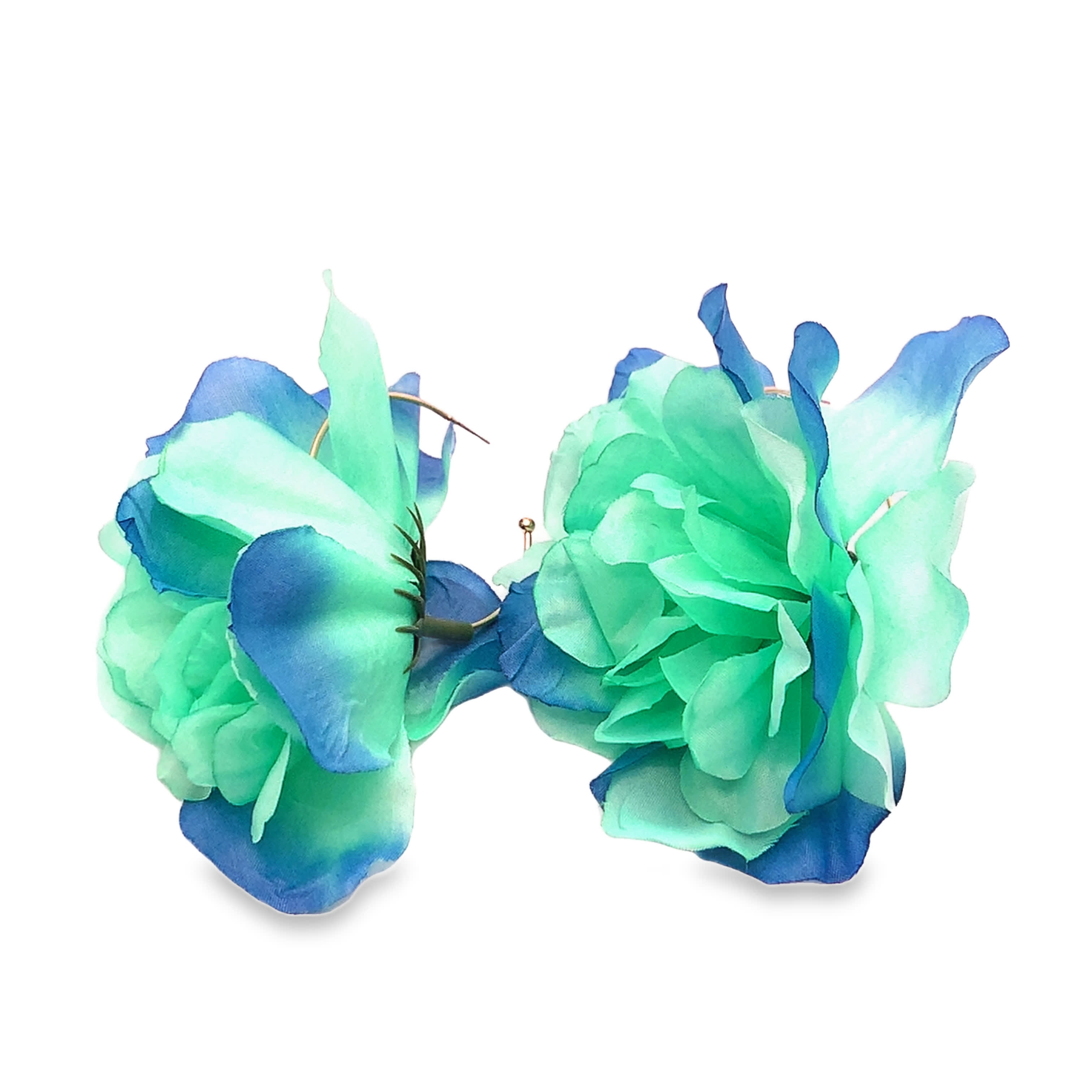 Turkusowo-niebieskie kolczyki-kółka z kwiatowym wzorem