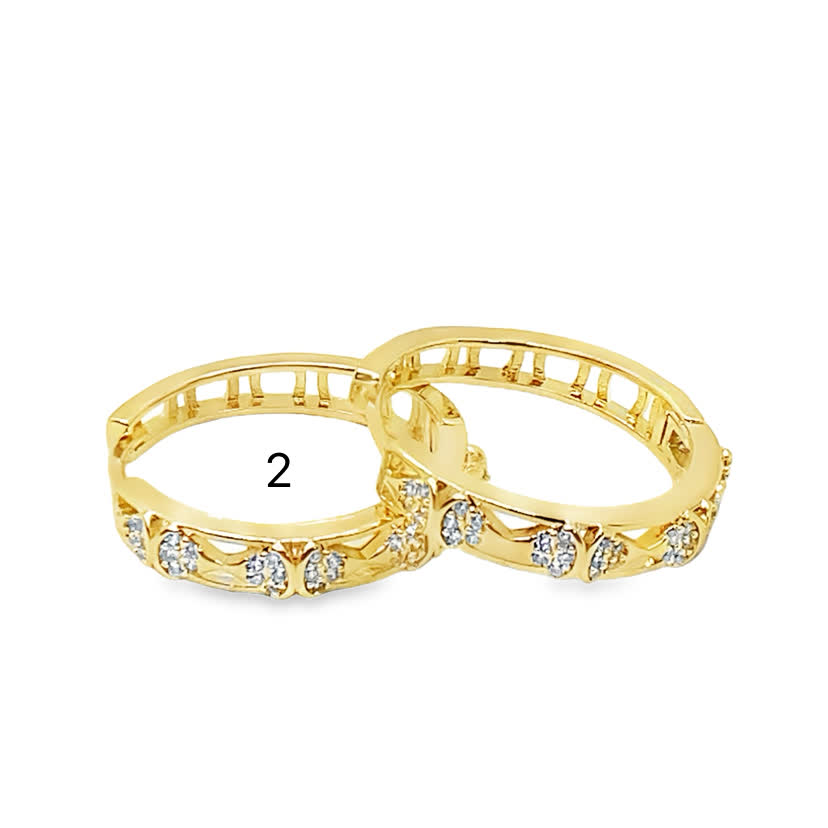 Kolczyki koła ze złoconej stali z okrągłymi kamieniami