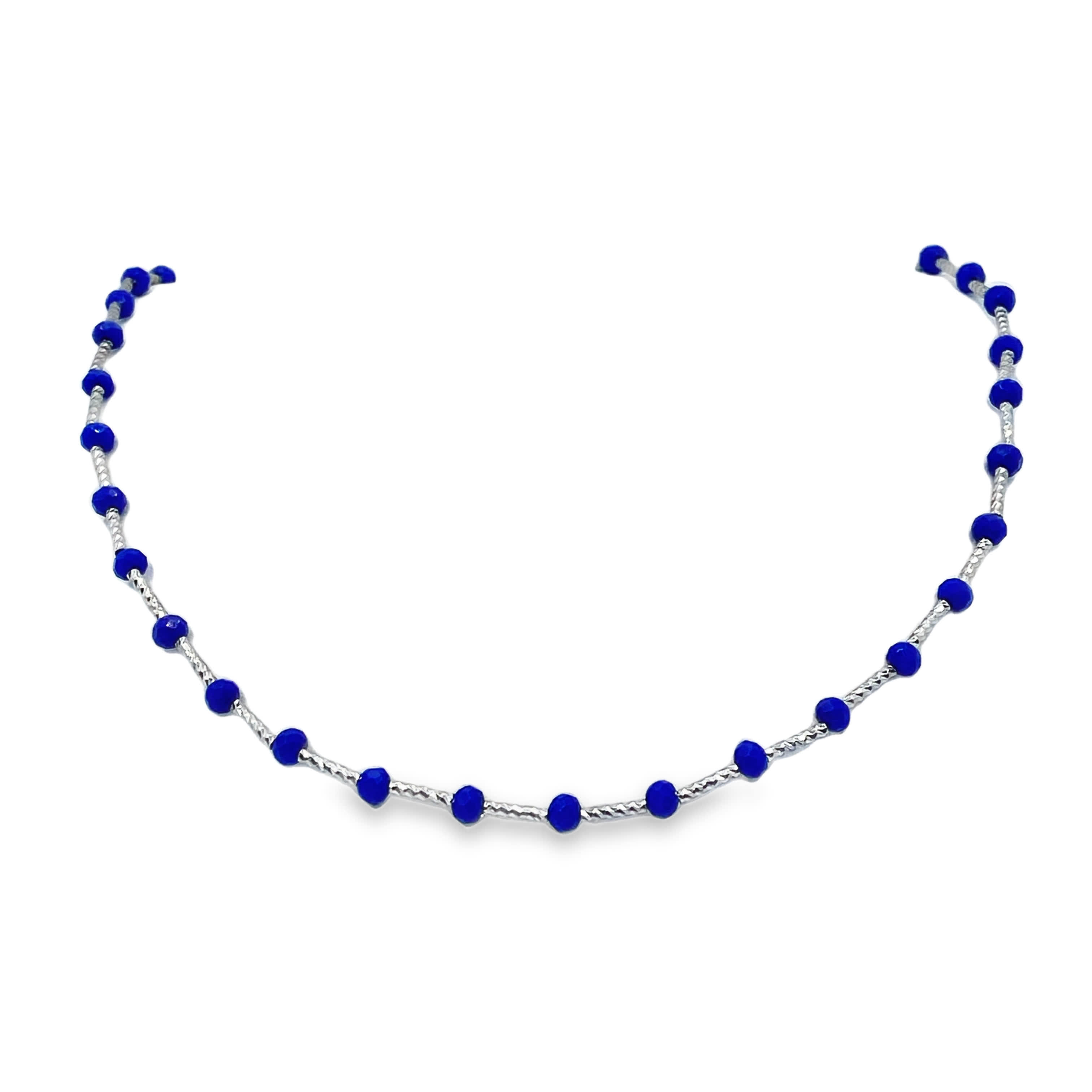 Posrebrzany naszyjnik z koralikami i niebieskimi kryształowymi kulkami