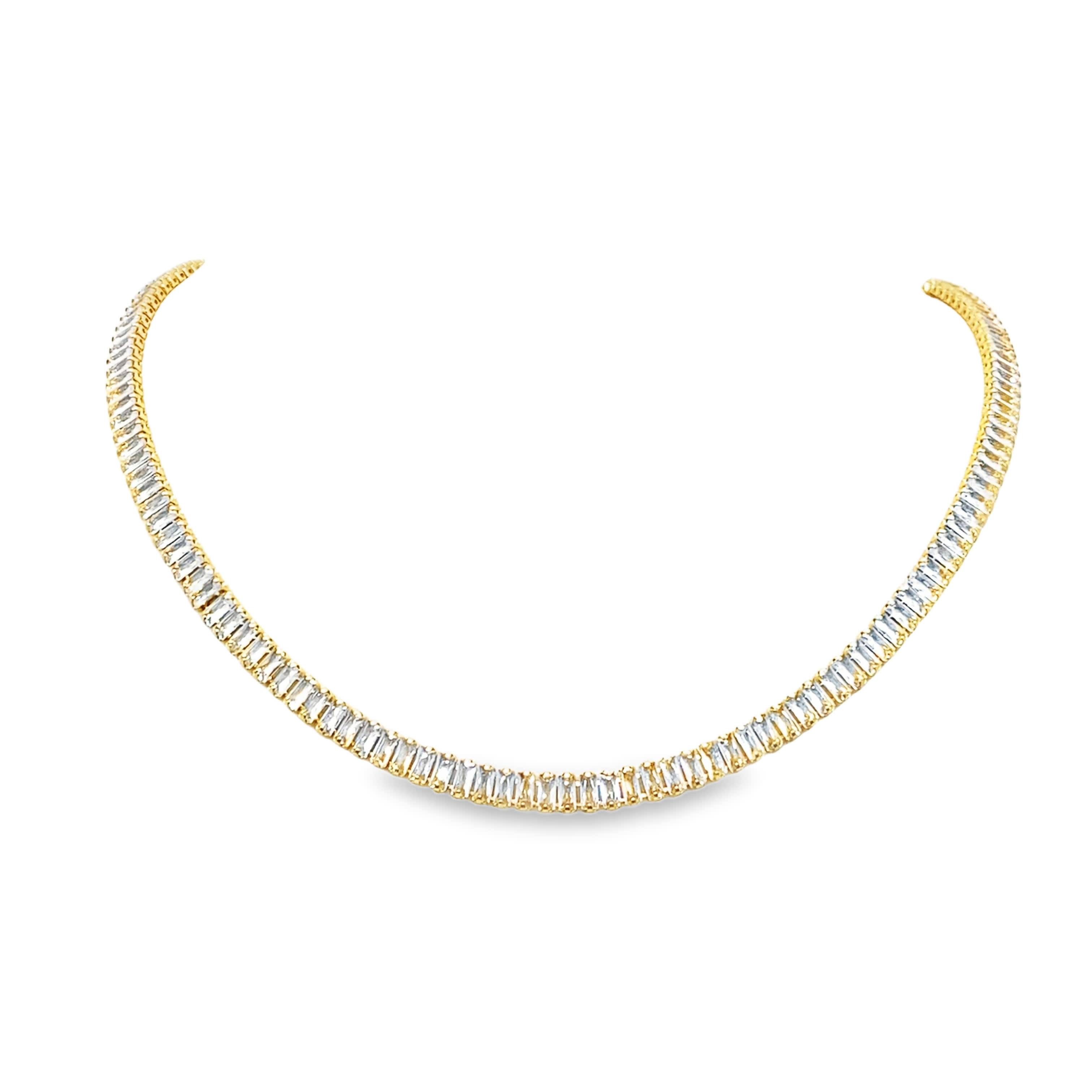 Naszyjnik w kolorze żółtego złota z diamentami w szlifie stopniowanym