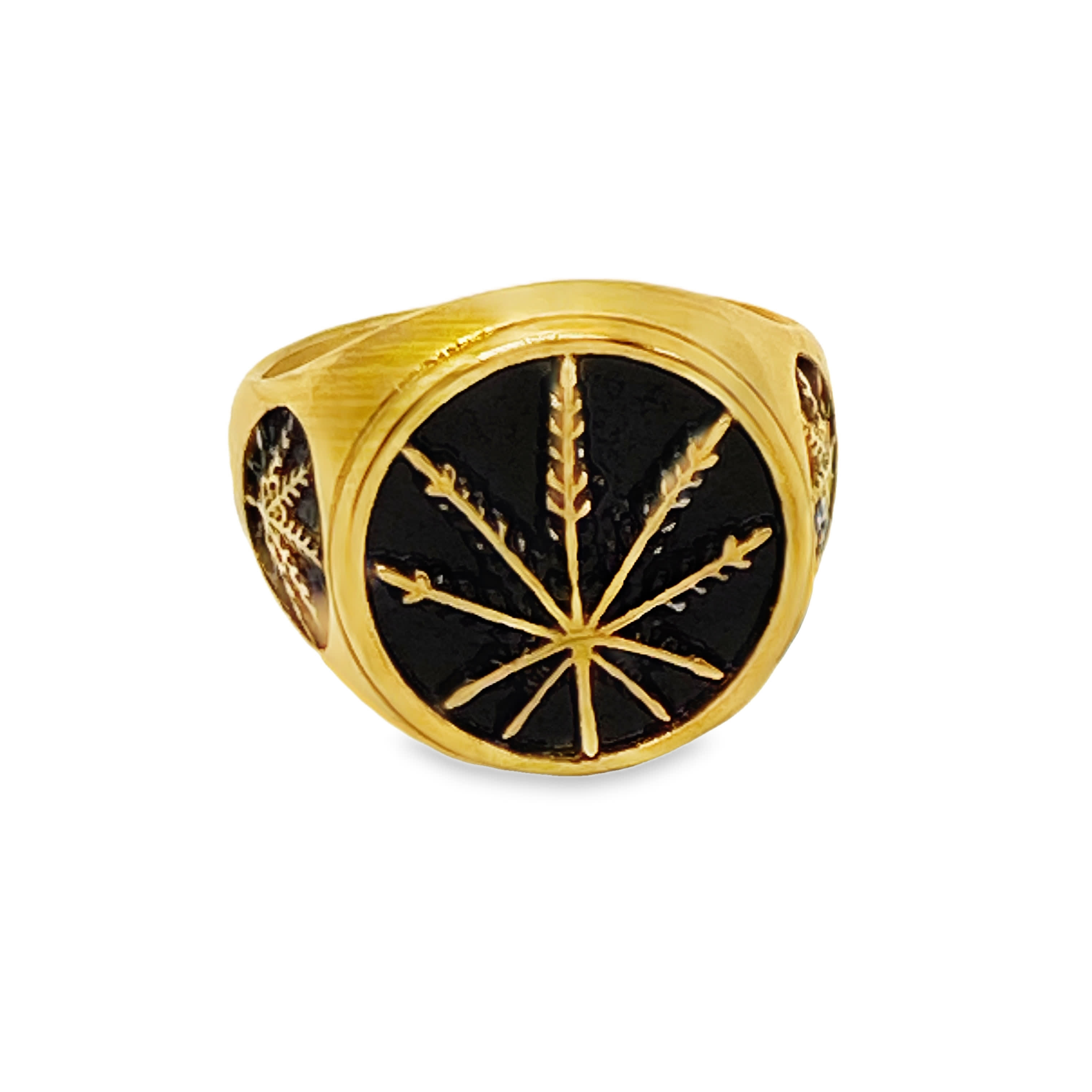 Złocony sygnet z okrągłym kaboszonem onyksu