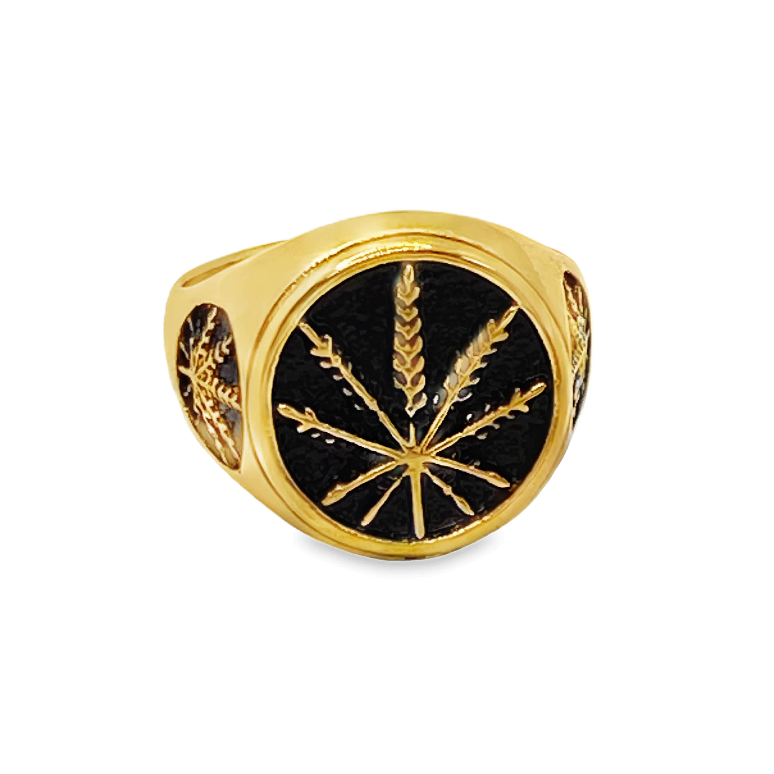 Złocony sygnet z okrągłym kaboszonem onyksu
