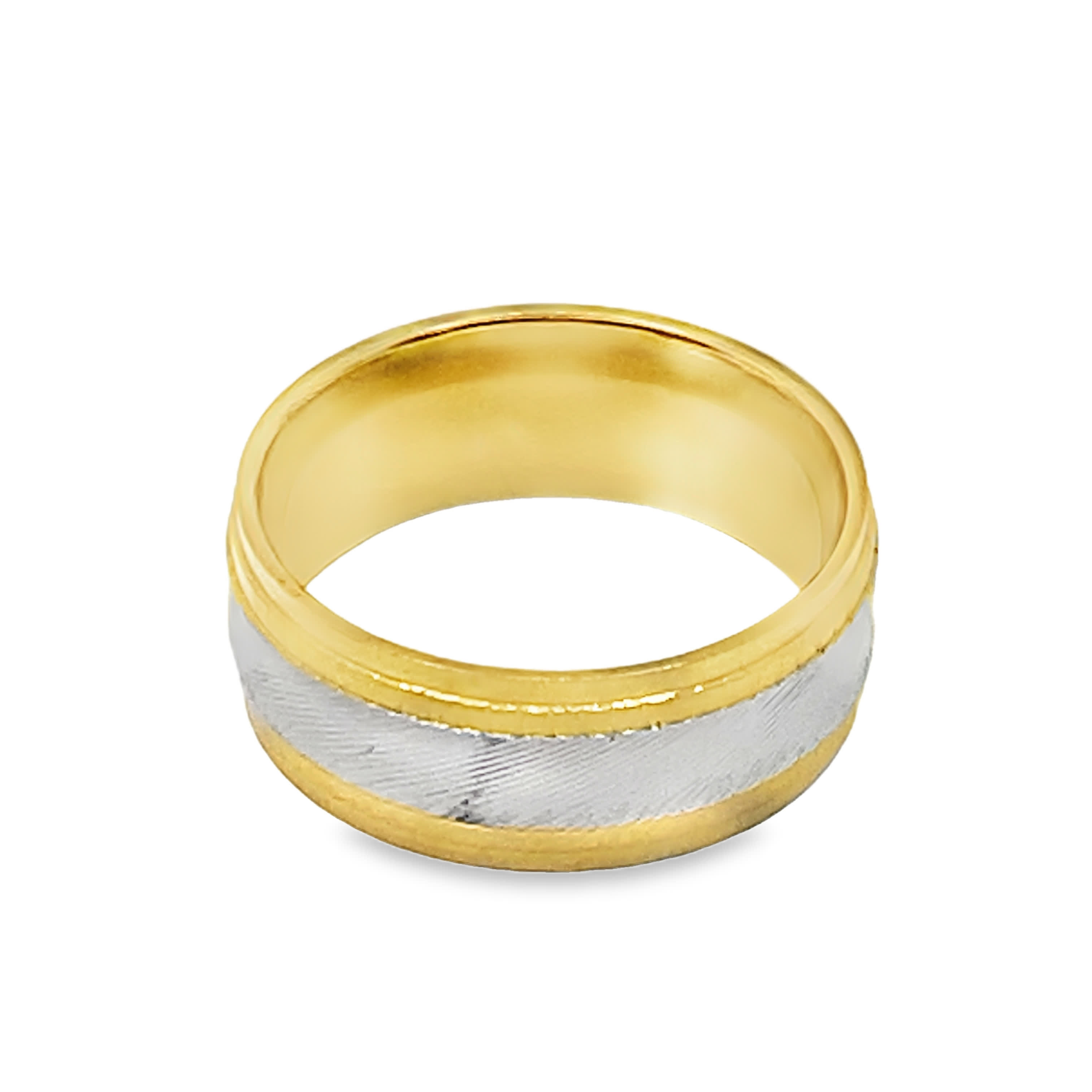 Dwukolorowy złocony pierścionek z wzorzystą intarsją