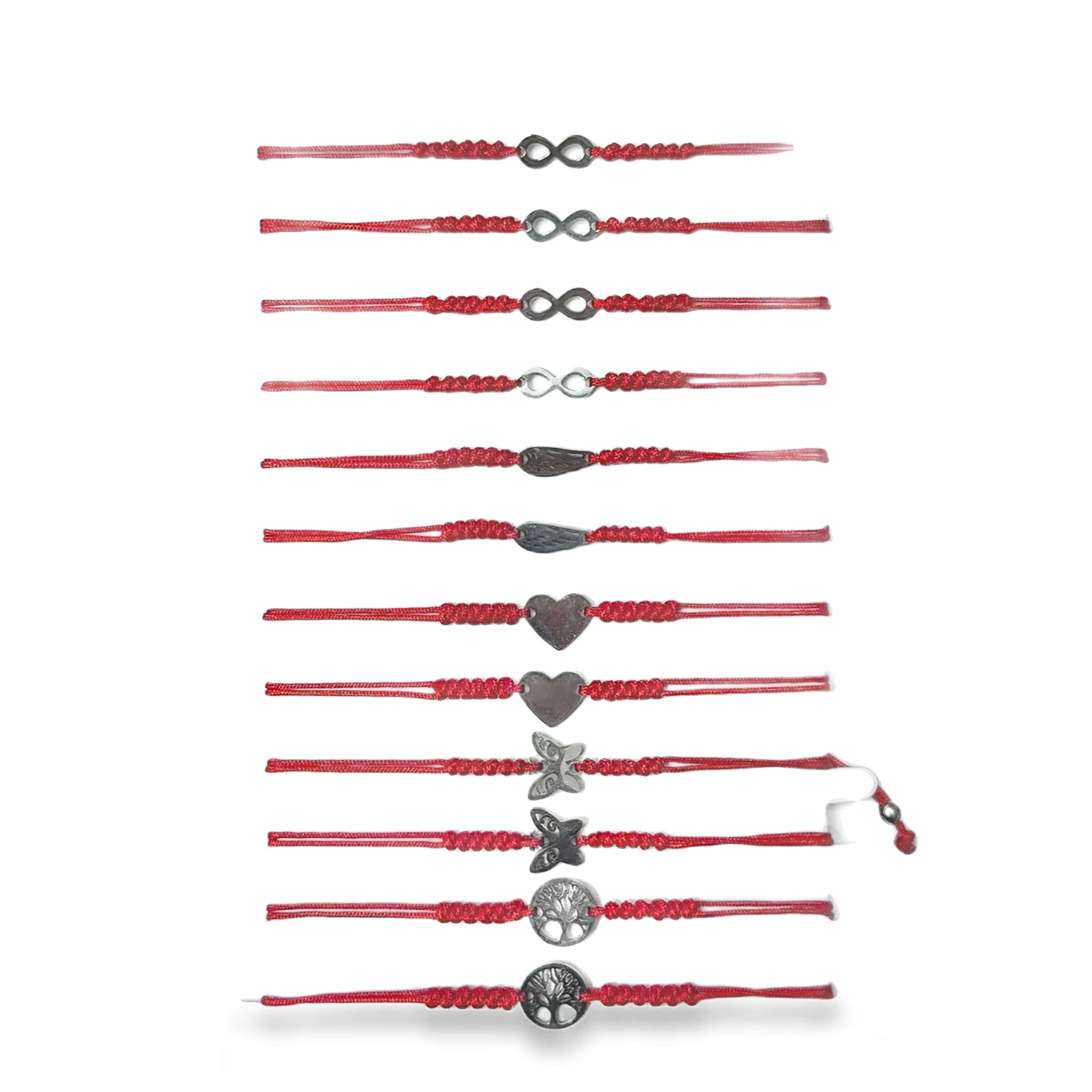 Kolorowe czerwone bransoletki przyjaźni