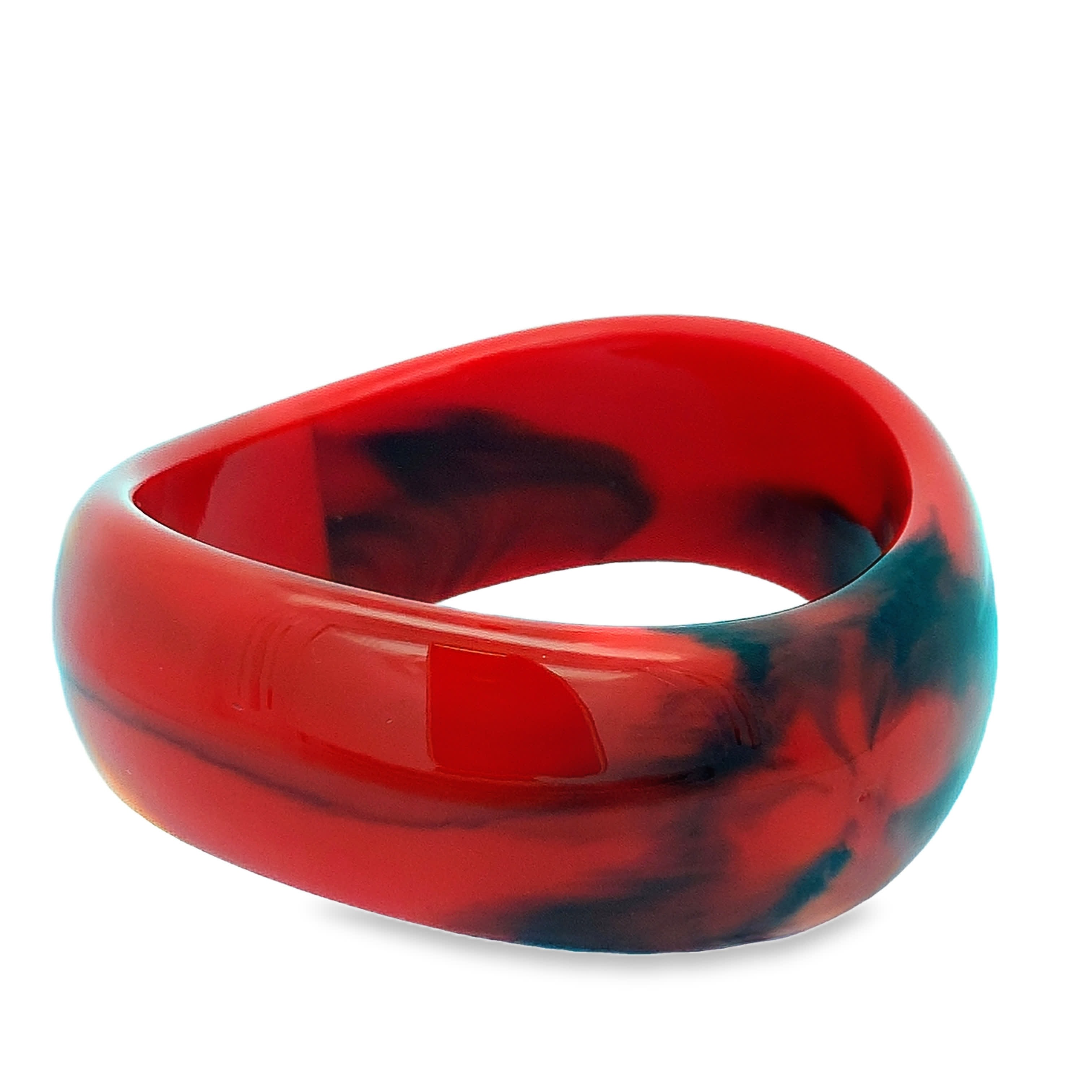 Bransoletka typu bangle czerwona imitująca naturalny koral
