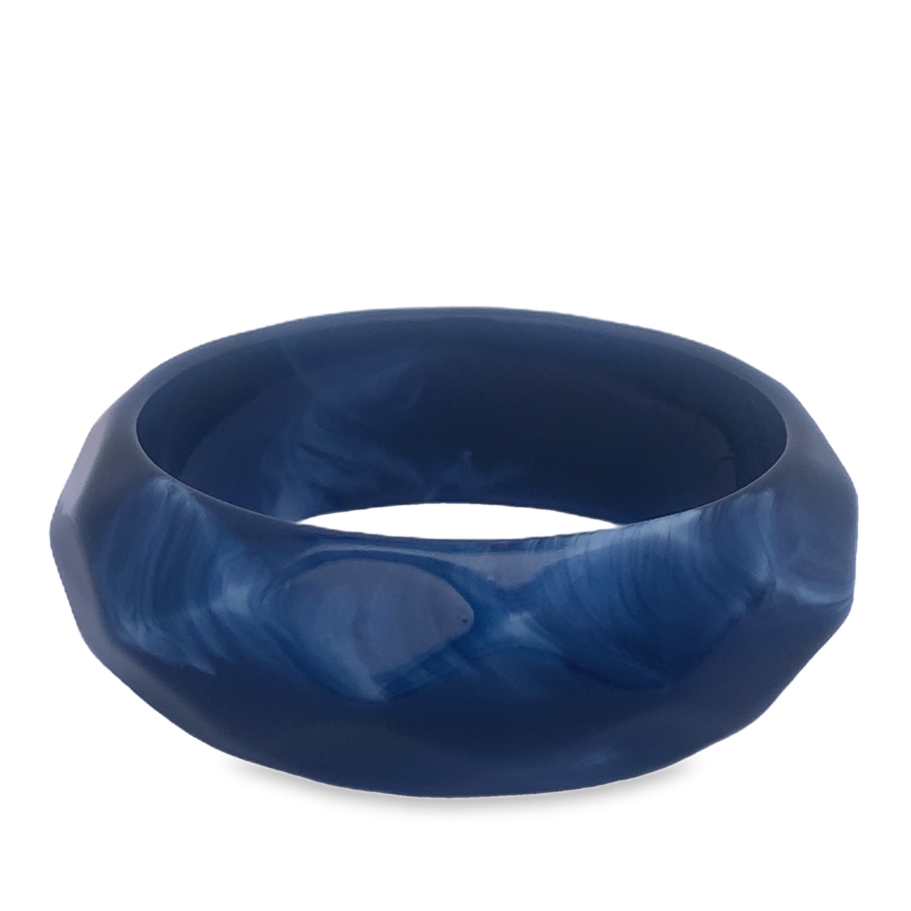 Rzeźbiarska bransoletka bez metalu