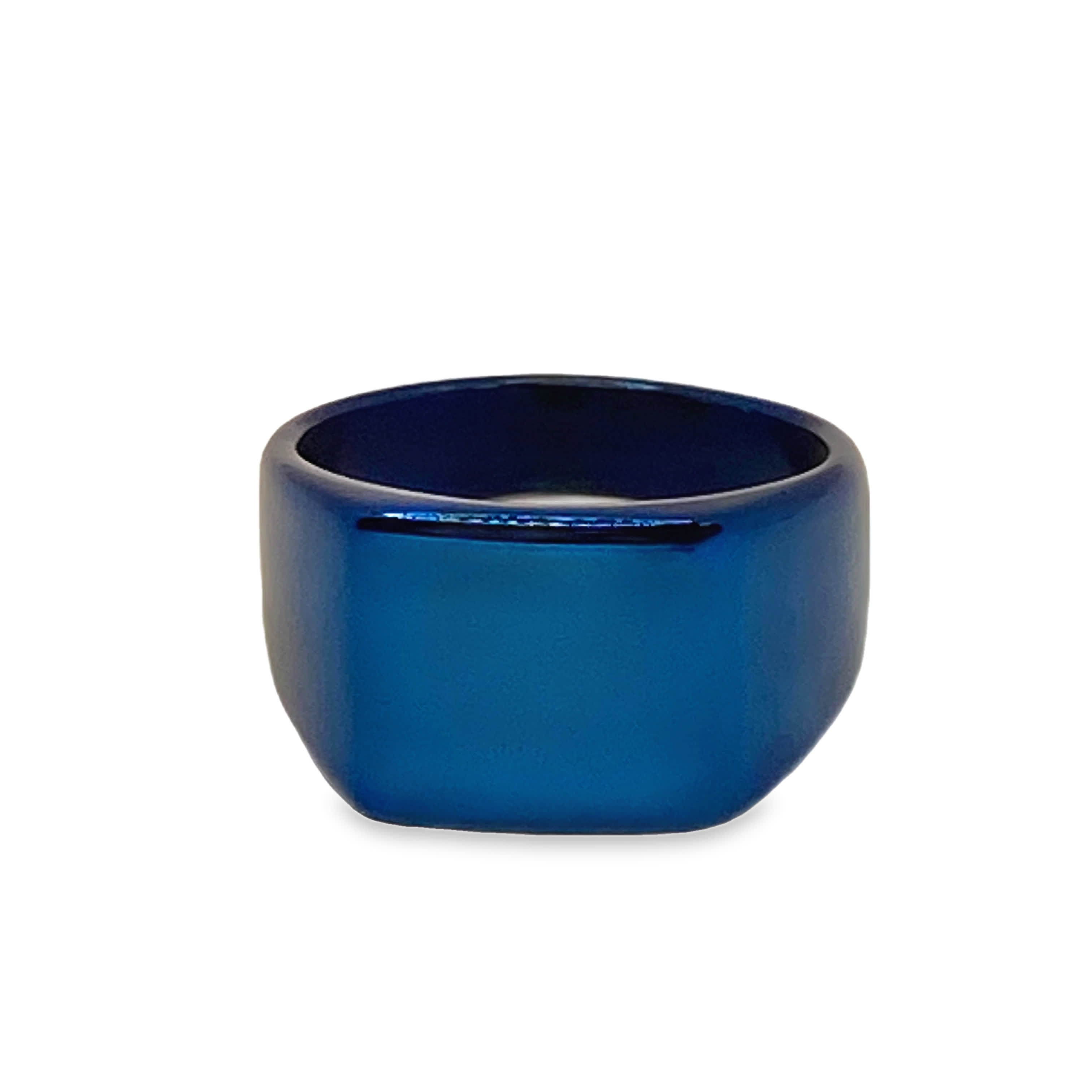 Nowoczesny pierścień bez metalu