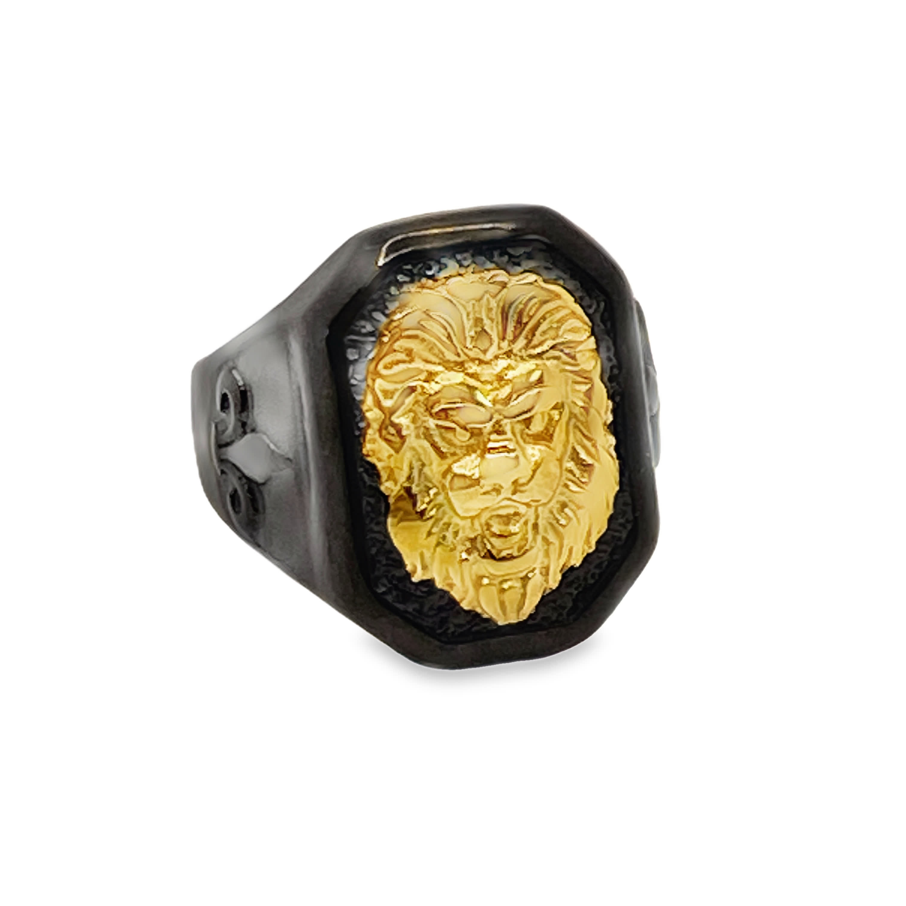 Sygnet z głową lwa w kolorze złocistym, z czarnego metalu