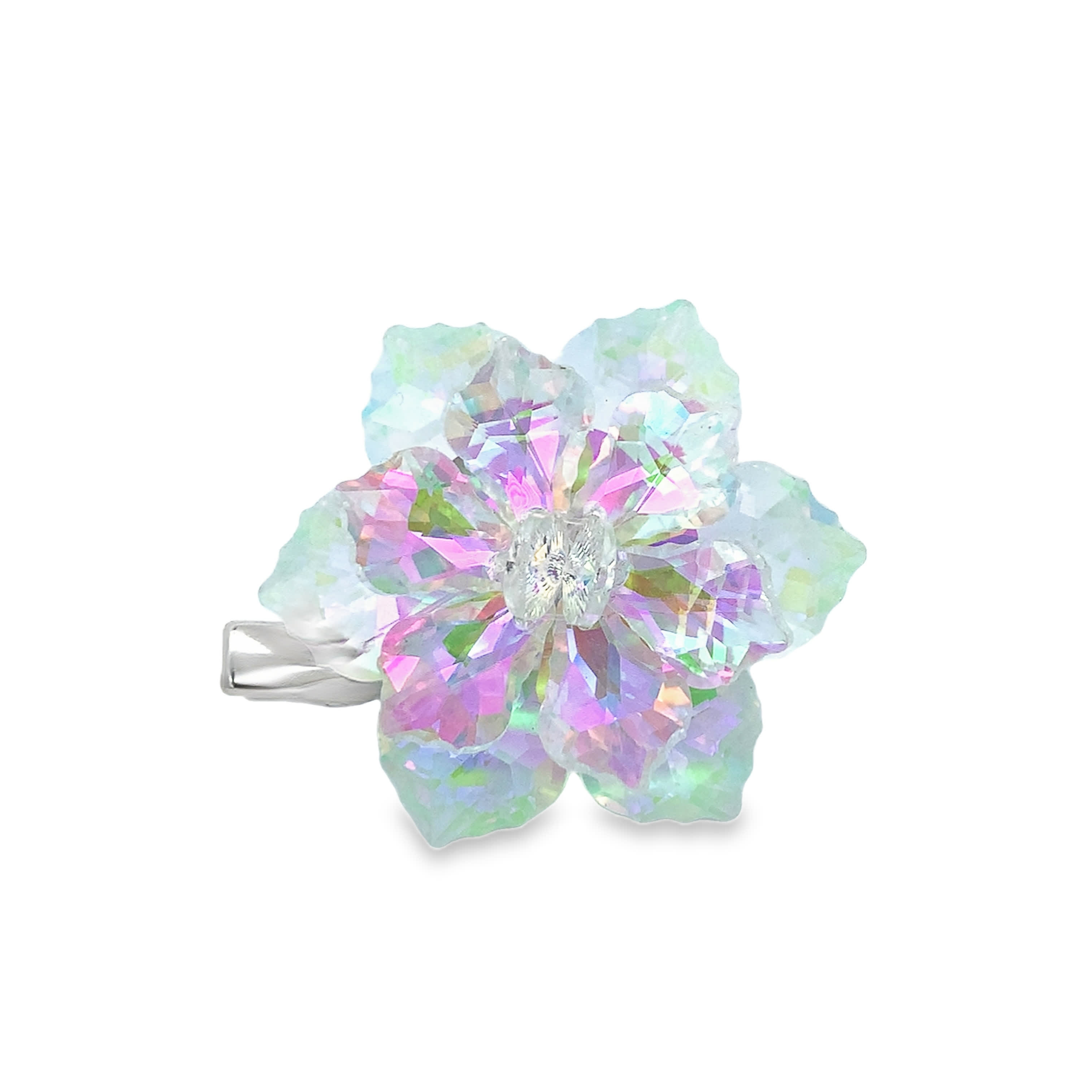 Ekskluzywna biżuteria z przezroczystymi kamieniami w otwartym, okrągłym motywie