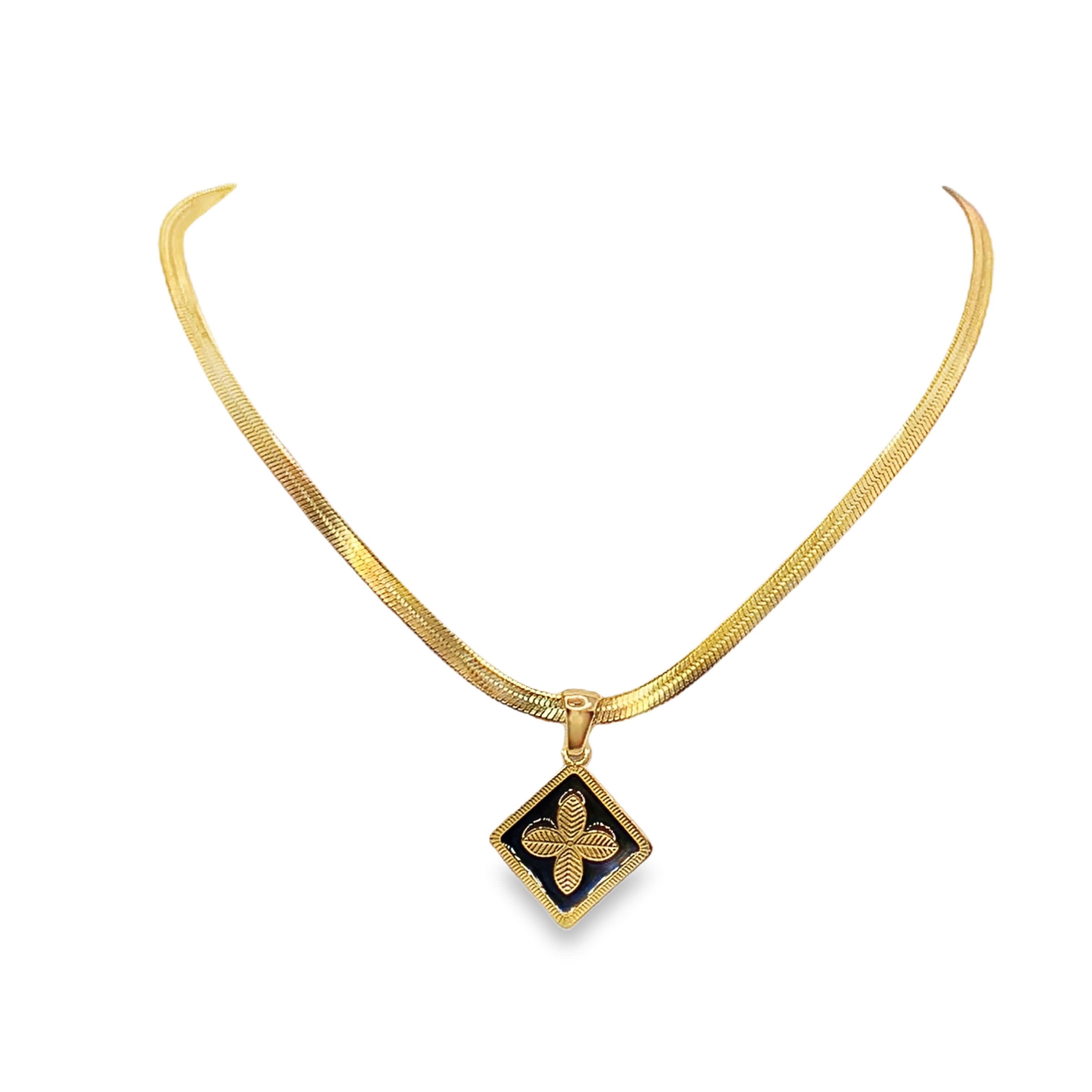 Elegancki złocony naszyjnik z zawieszką