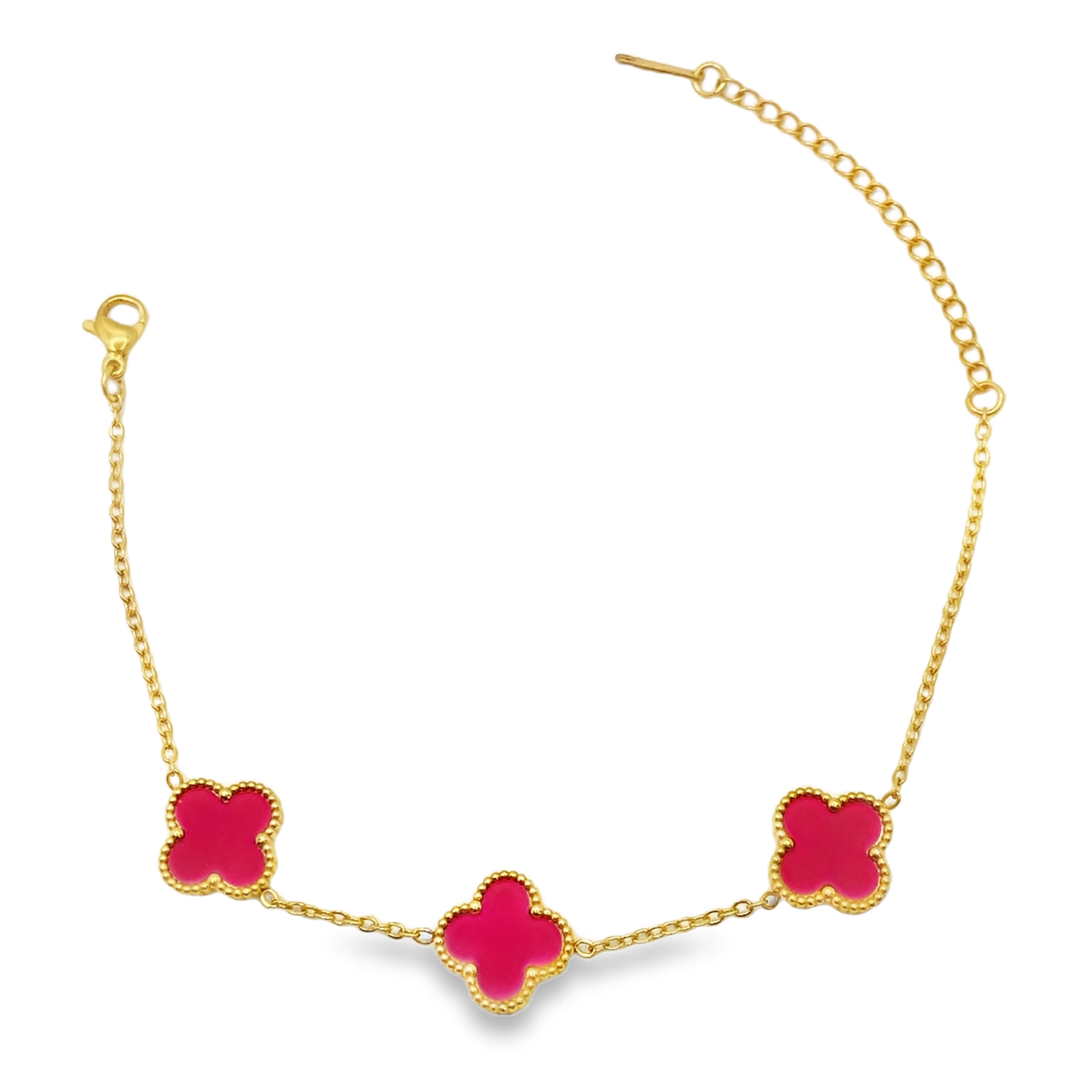 Bransoletka ze złoconej stali z łańcuszkiem i akcentami koniczyny koralowej w kolorze czerwonym