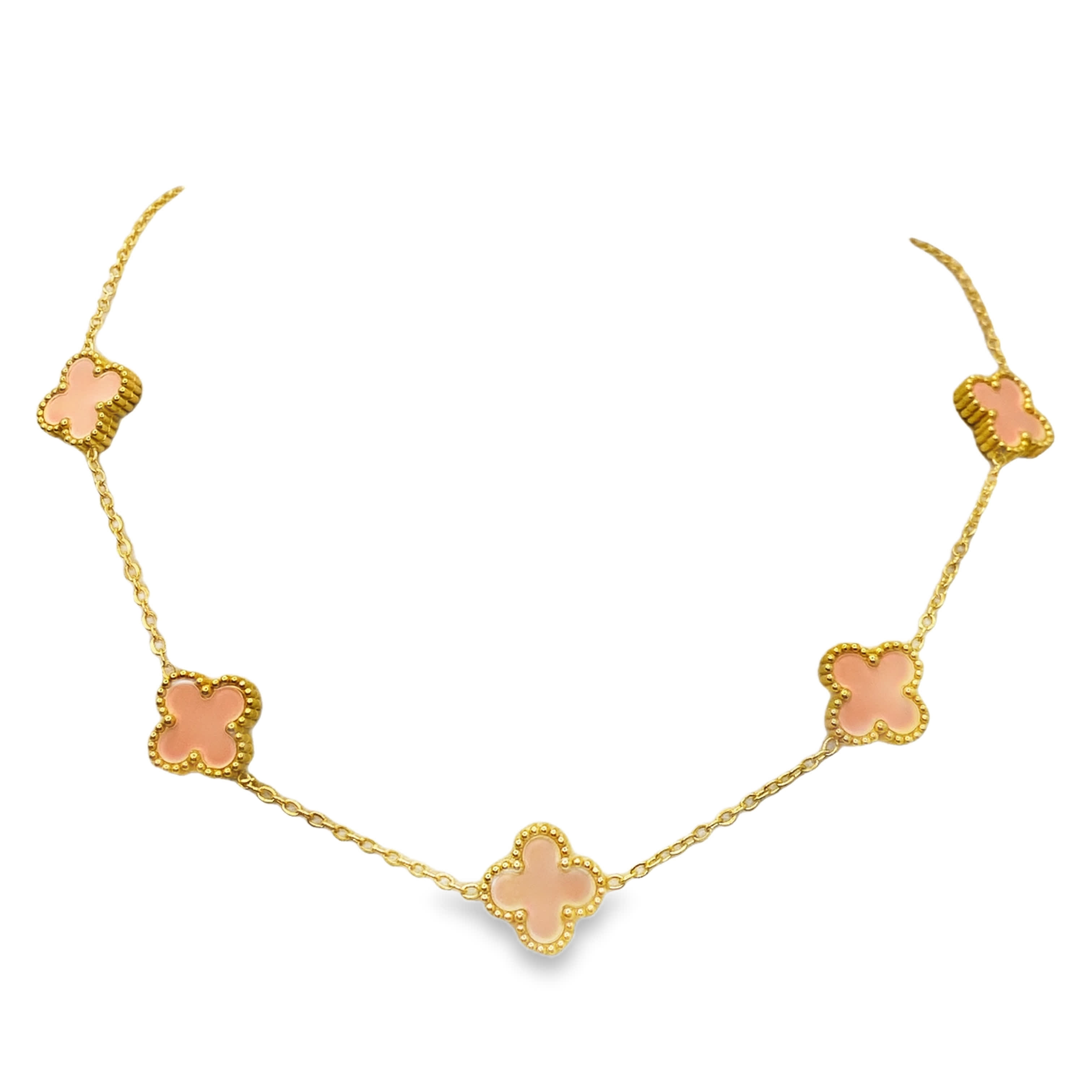 Naszyjnik ze złoconej stali z motywem koniczyny koralowej