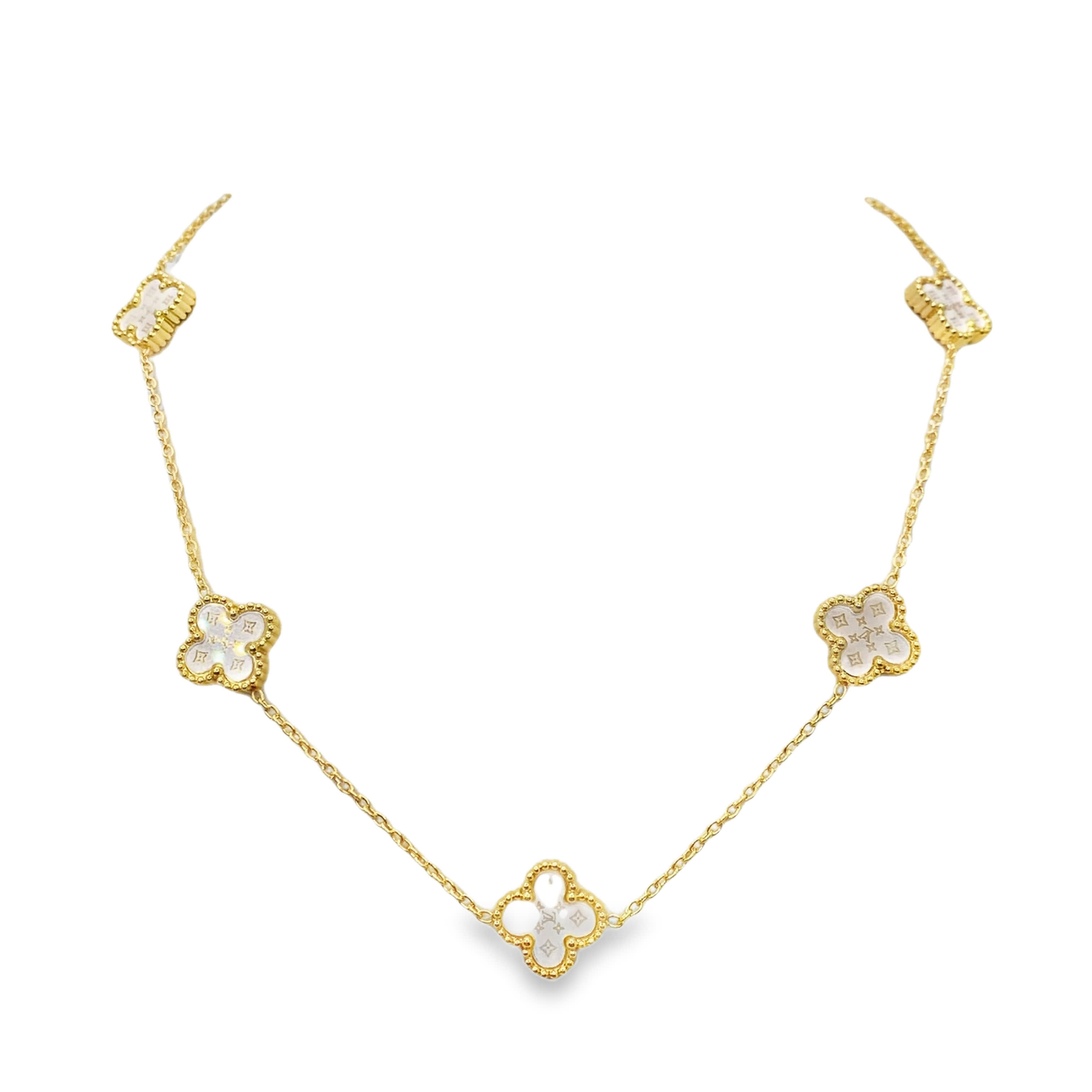 Naszyjnik ze złoconej stali z perłowymi akcentami