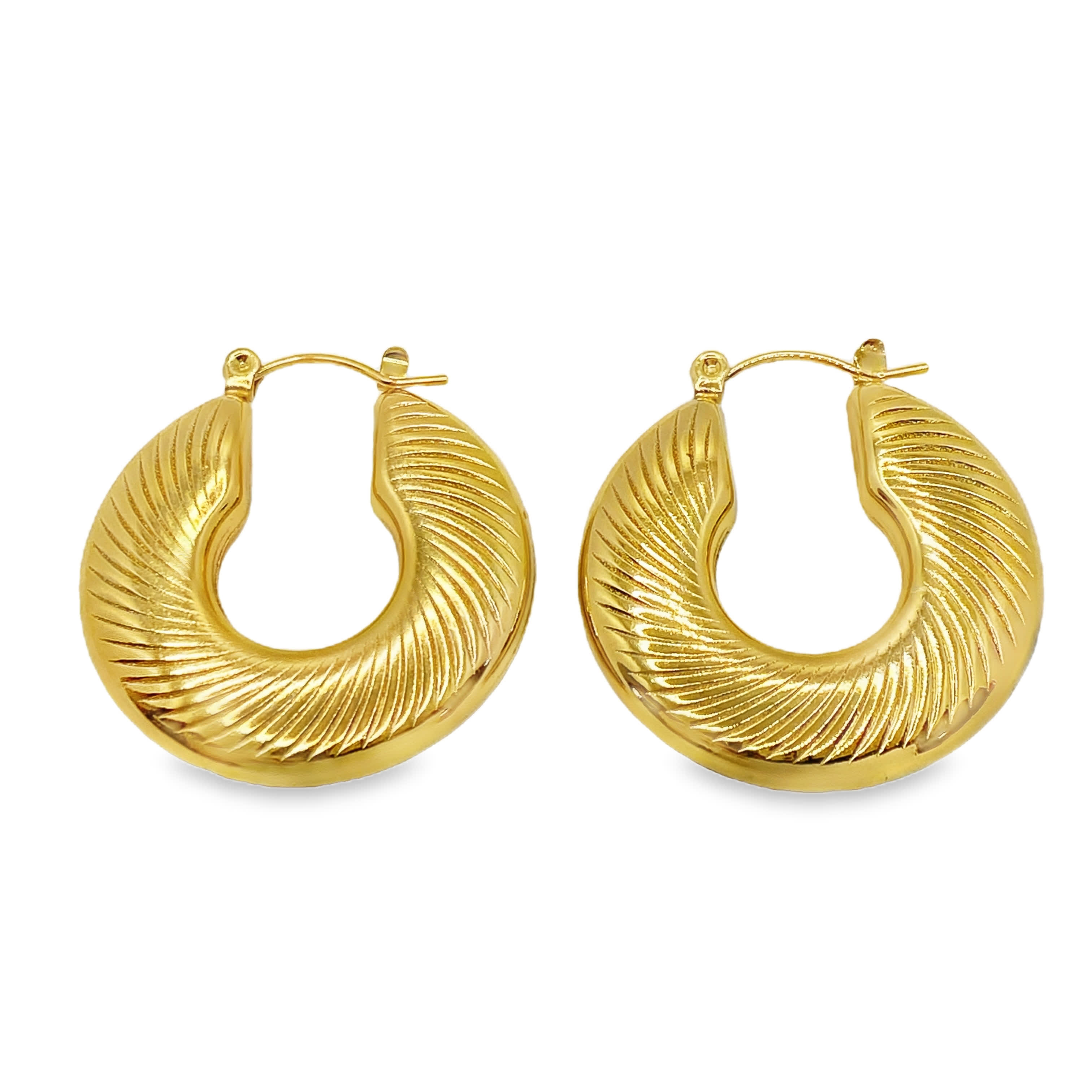 Teksturowane złocone kolczyki koła – elegancka kolekcja biżuterii