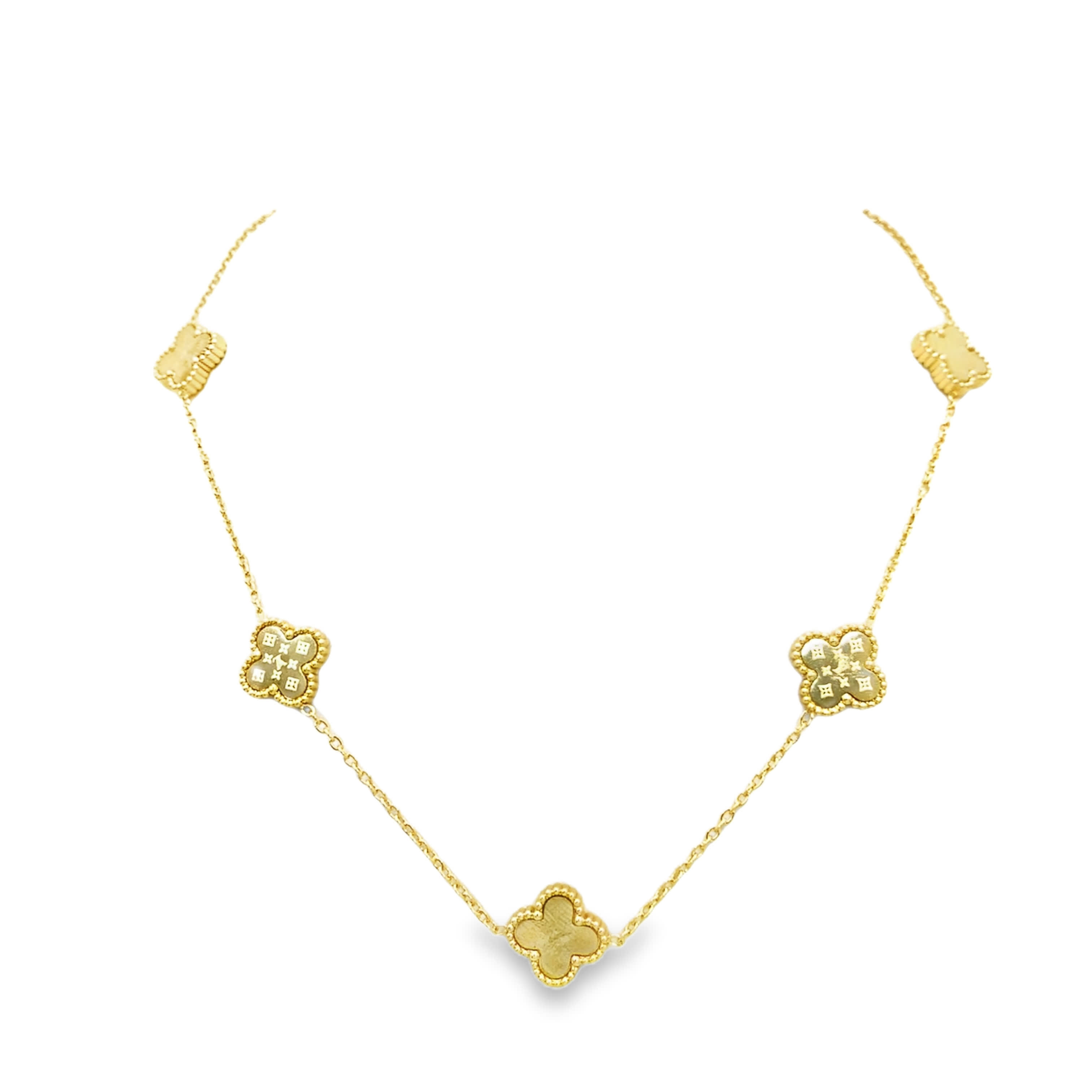 Elegancki naszyjnik Clover Station ze złoconej stali