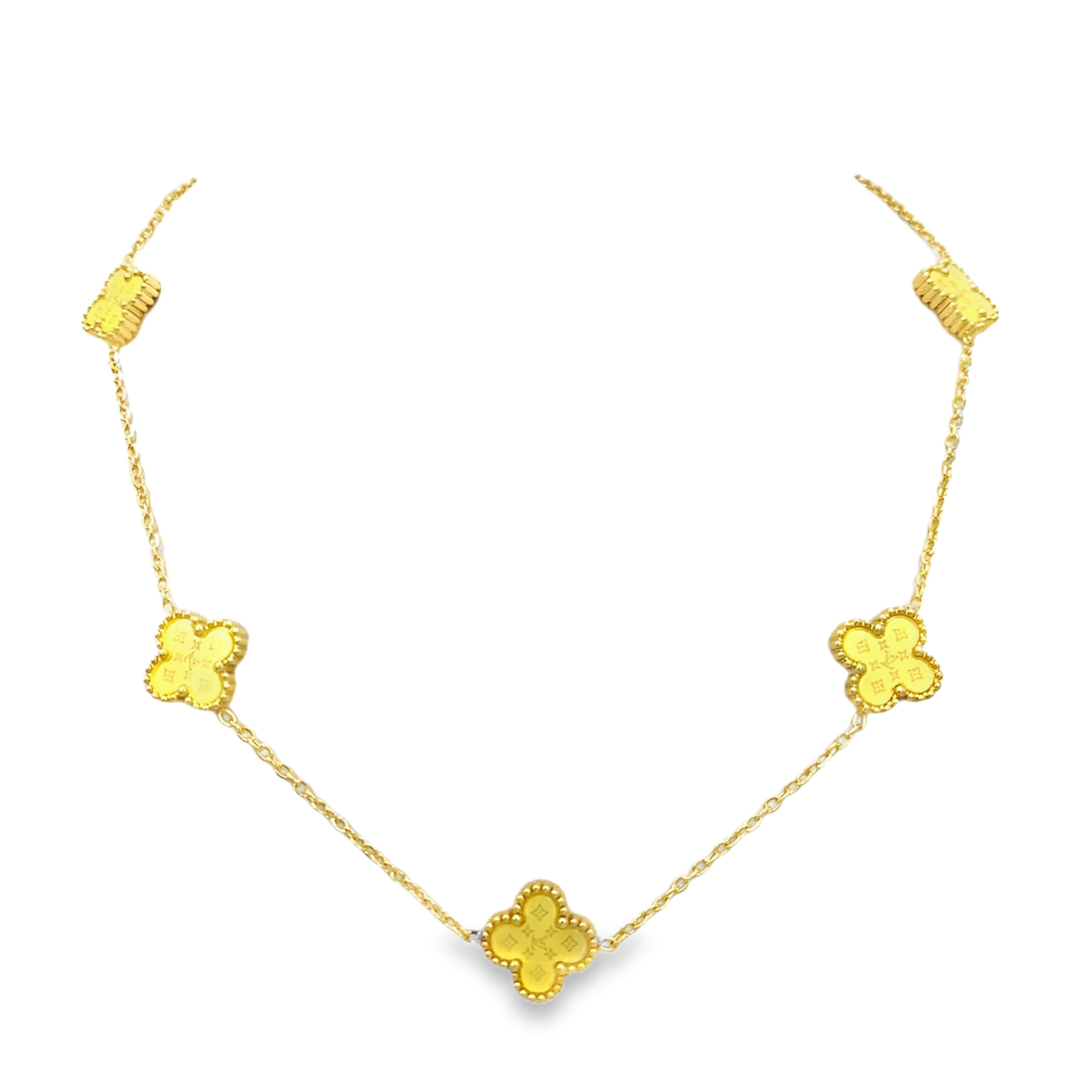 Elegancki naszyjnik z zawieszką koniczyny ze złoconej stali