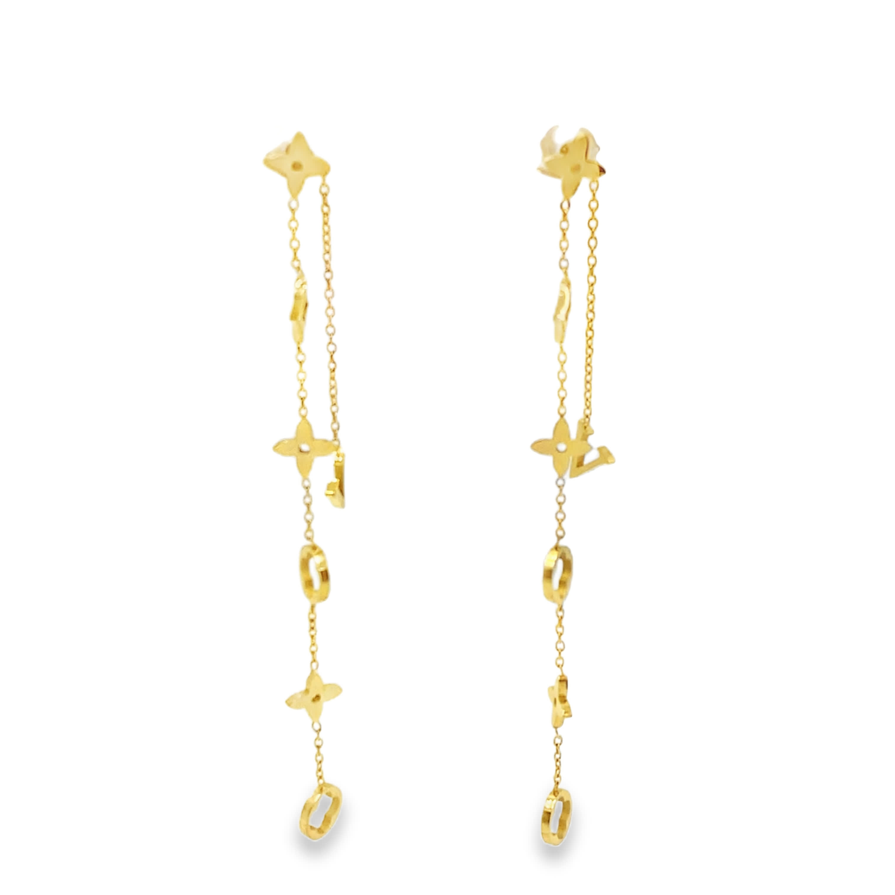 Złocone wiszące kolczyki z czwórlistem inspirowane przez projektanta