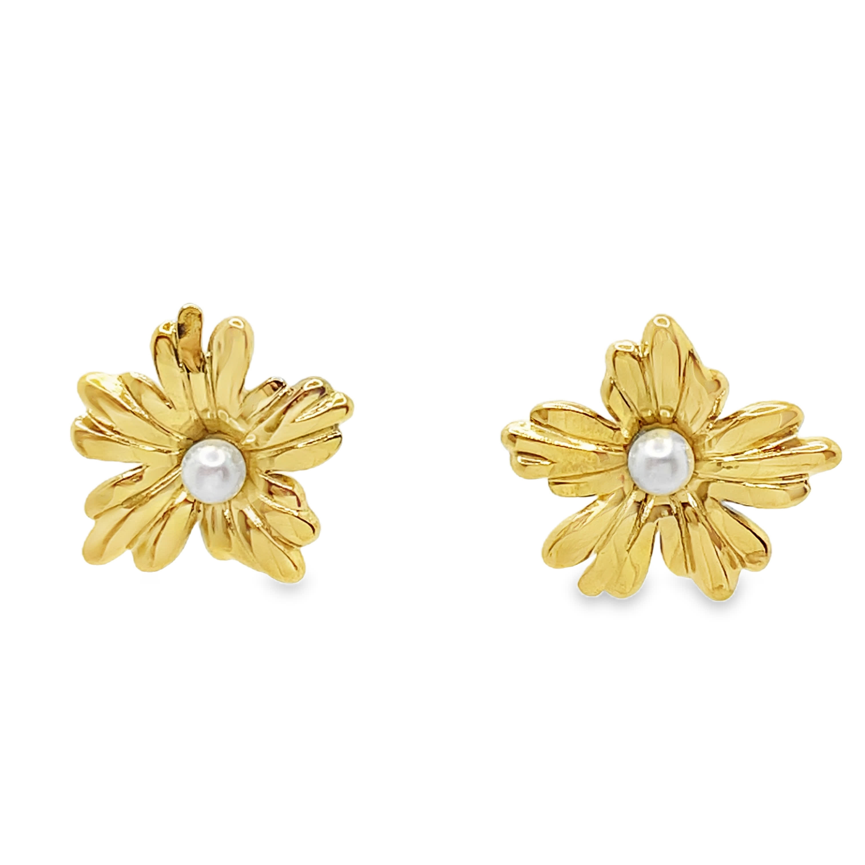 Złocone kolczyki z okrągłą perłą