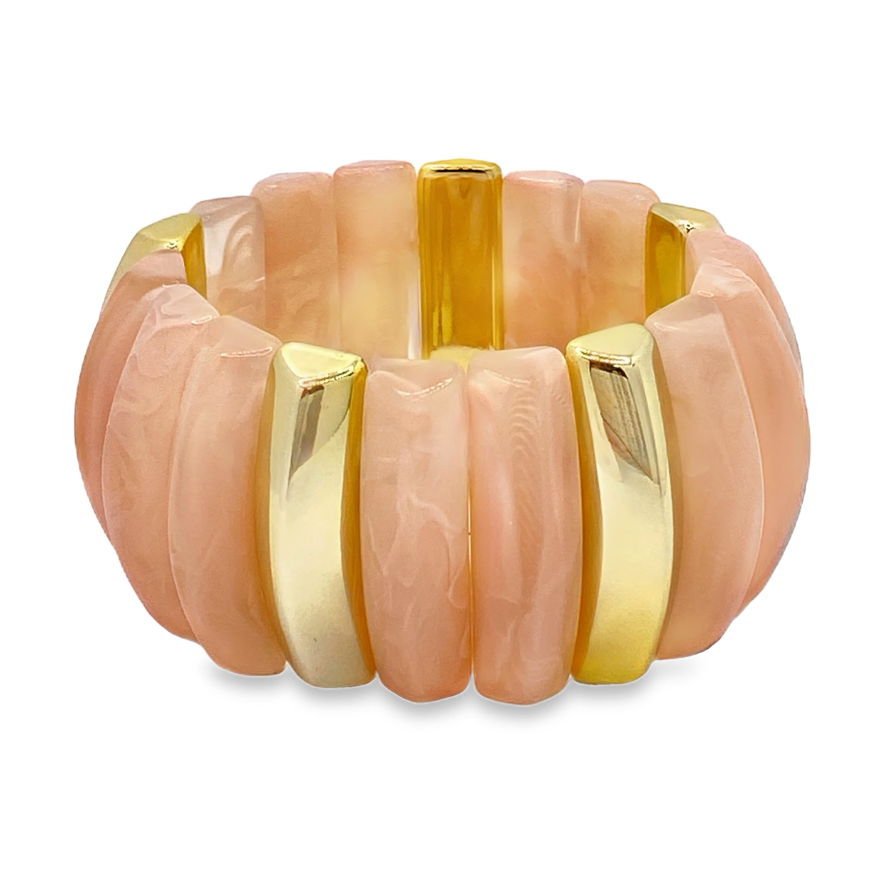 Bransoletka typu bangle w kolorze brzoskwiniowym z marmurkowymi zdobieniami w kolorze złocistym