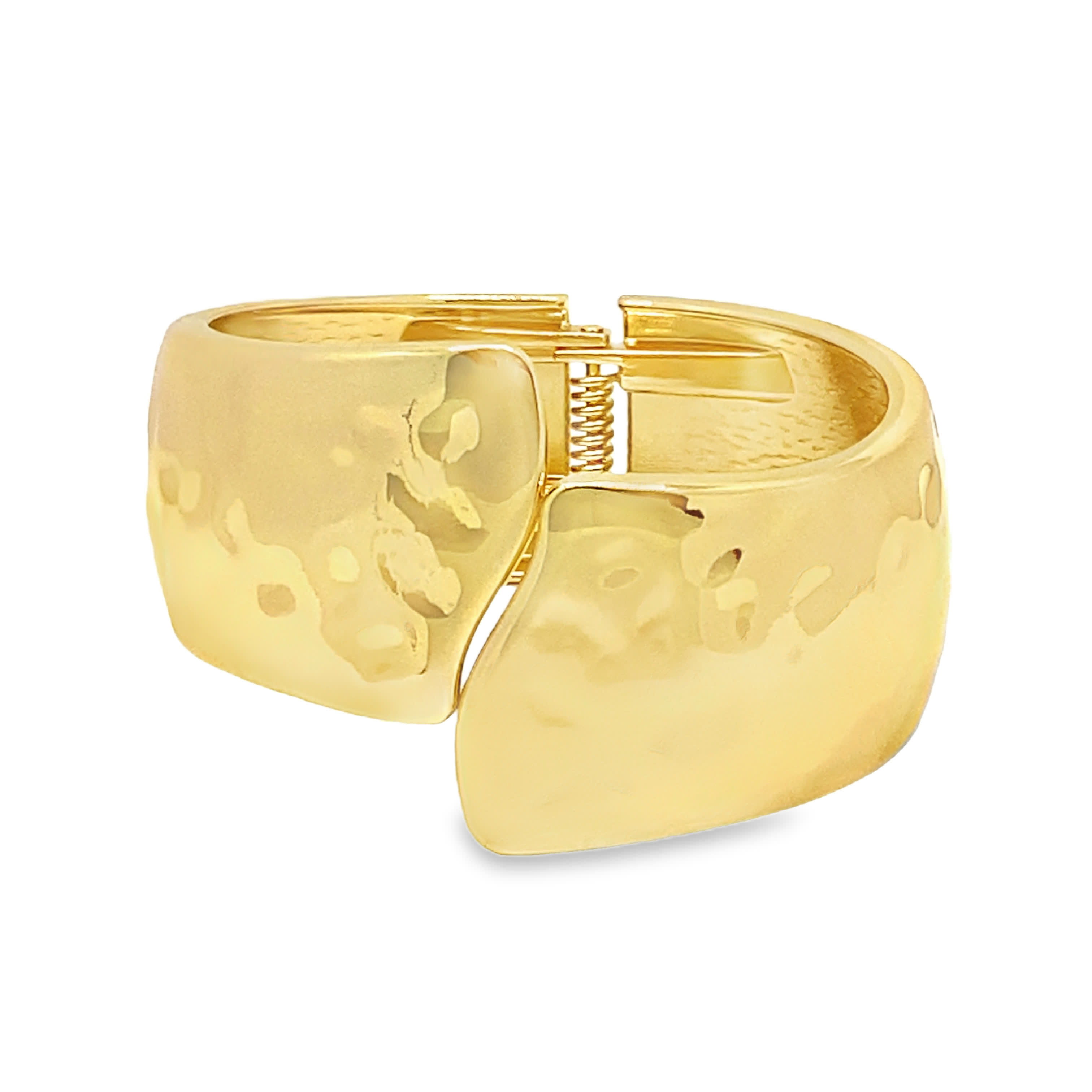 Bransoleta ze złoconej stali z wykończeniem młotkowanym