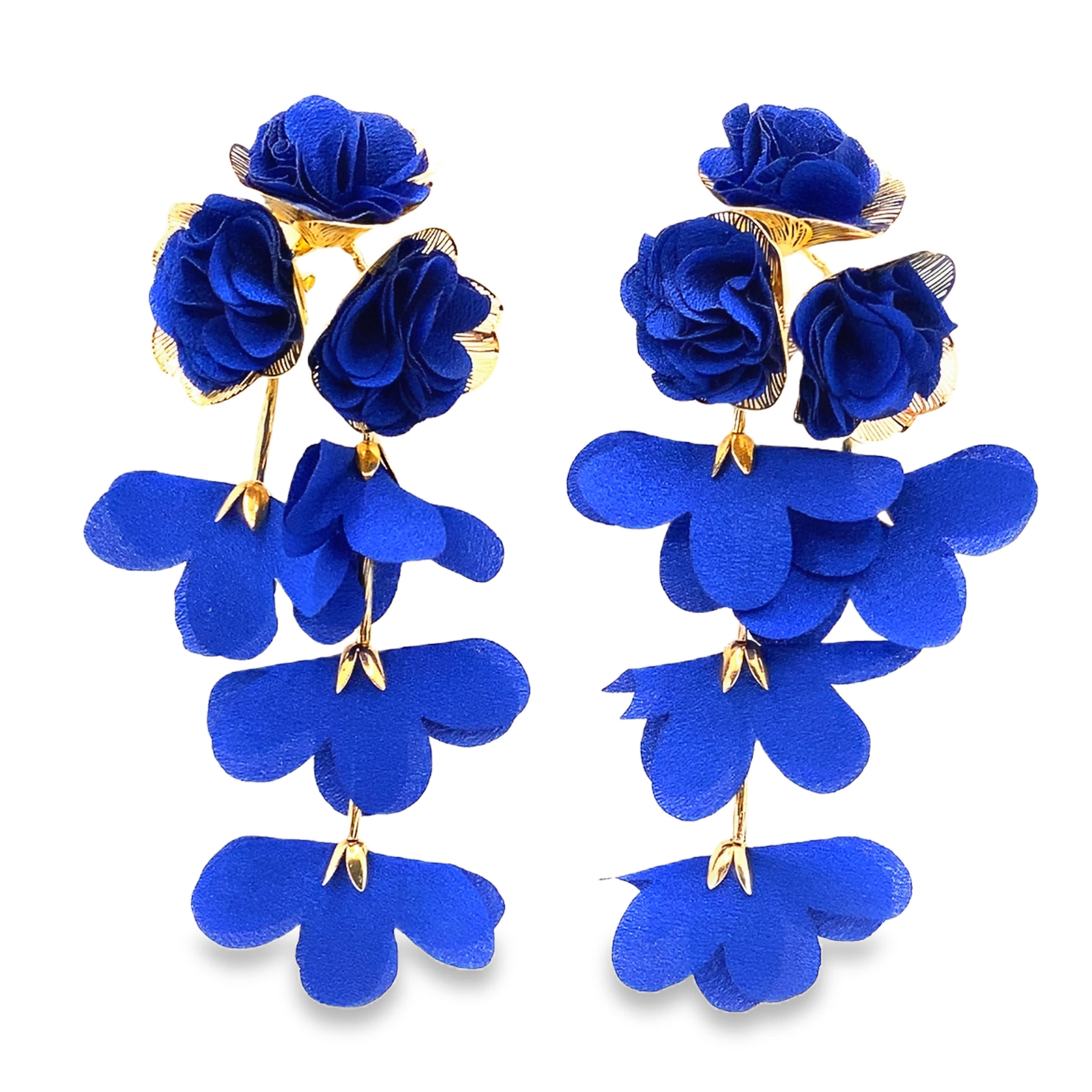 Kolczyki wiszące w kolorze żółtego złota z motywem kwiatowym