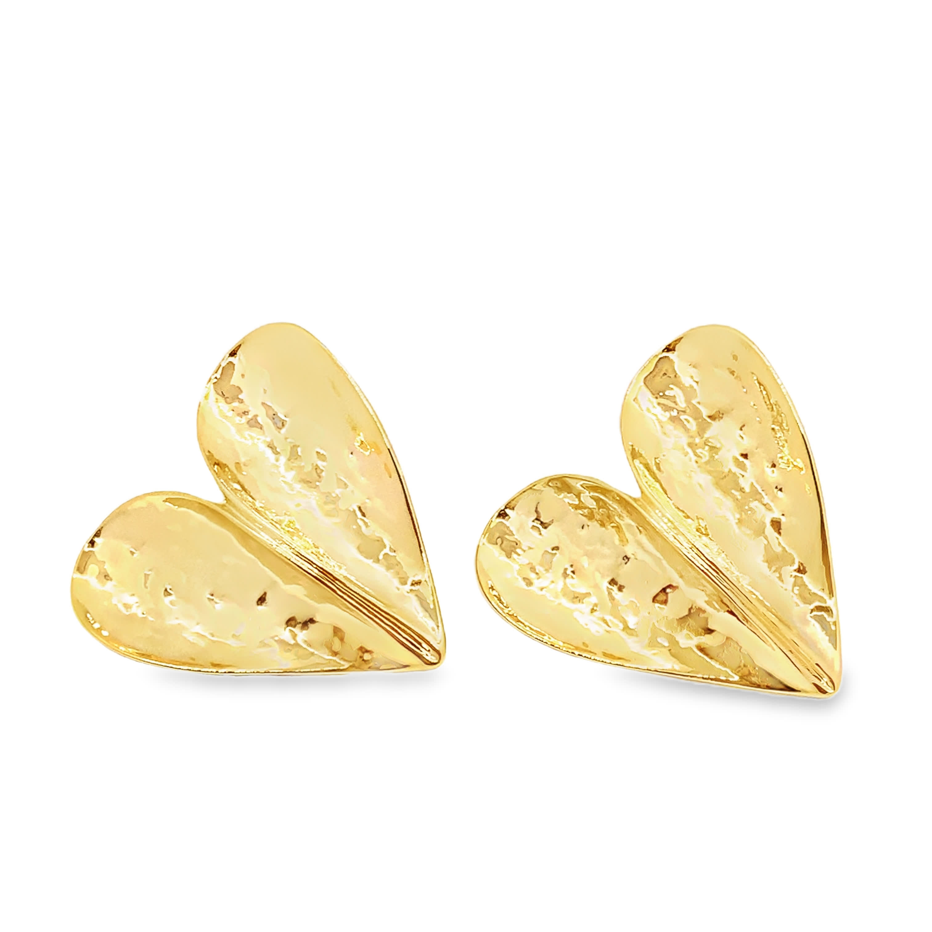 Młotkowane Kolczyki Sztyfty Serduszka