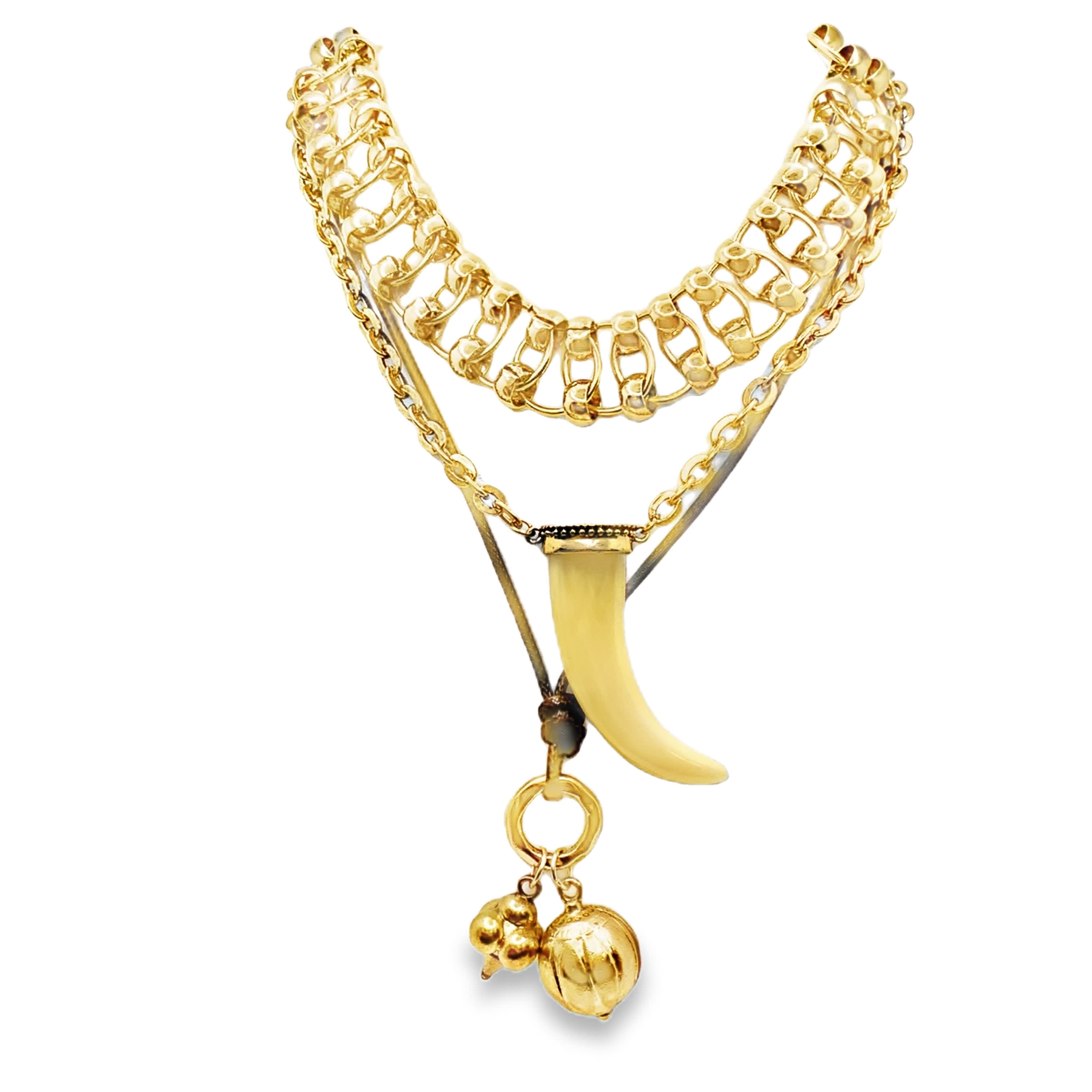 Naszyjnik w kolorze żółtego złota z wisiorkiem i warstwami