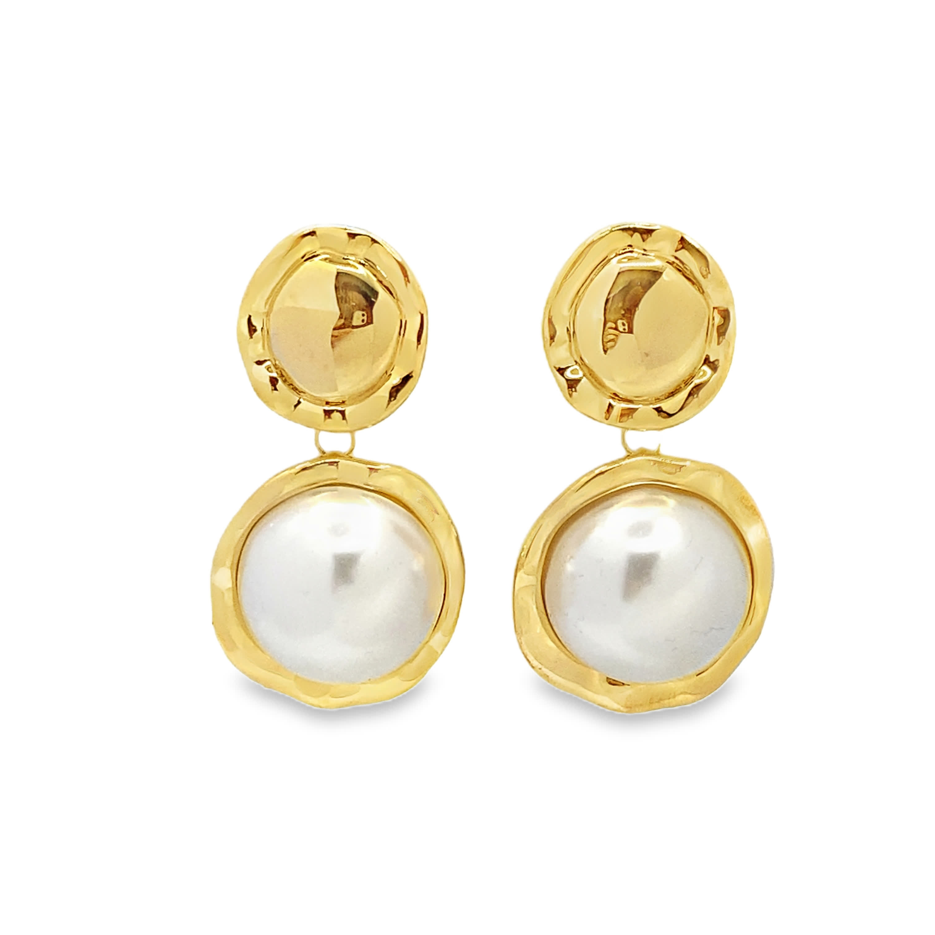 Kolczyki wiszące w kolorze żółtego złota z okrągłą perłą kaboszonową