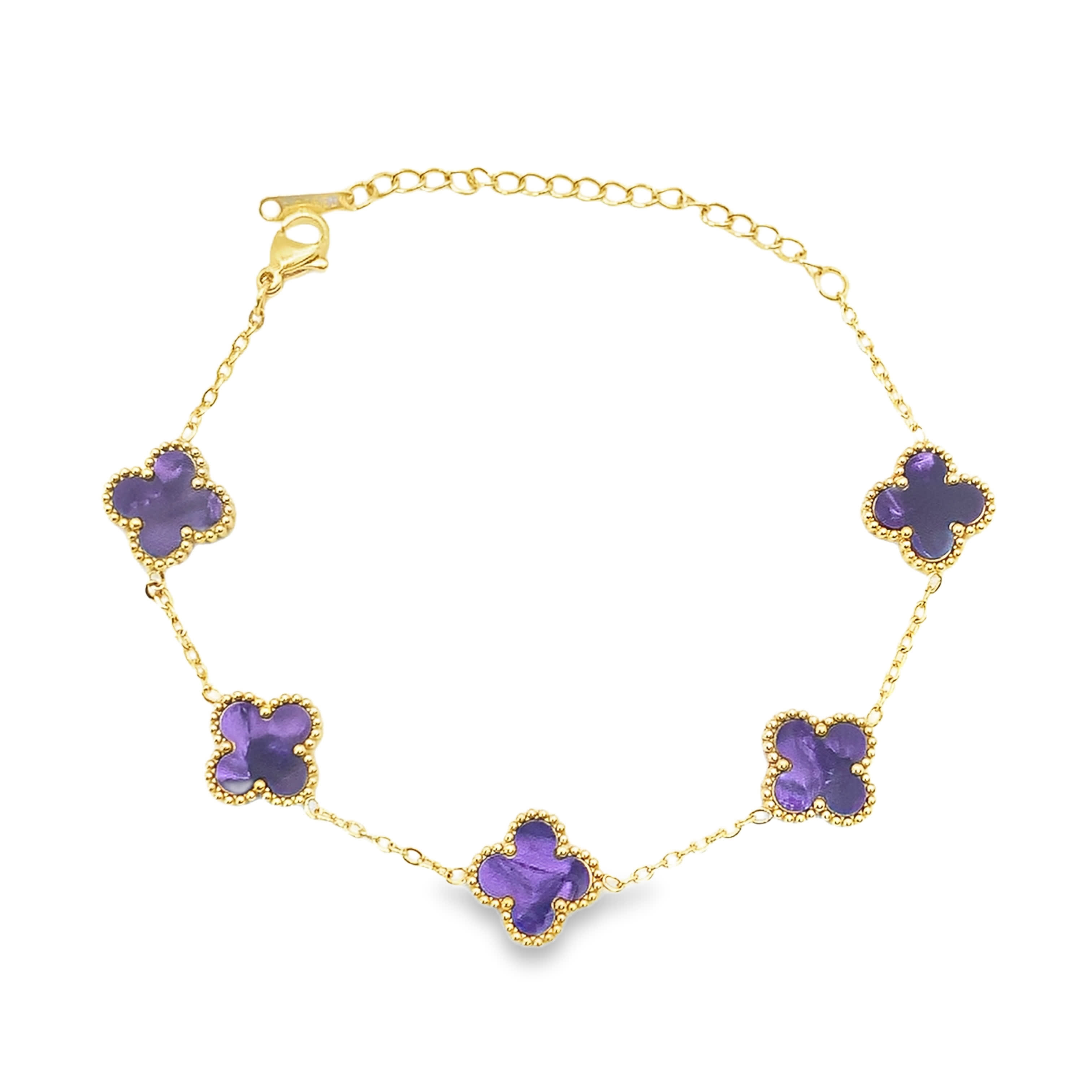 Bransoletka z zawieszkami w kolorze żółtego złota z okrągłymi kaboszonami ametystowymi