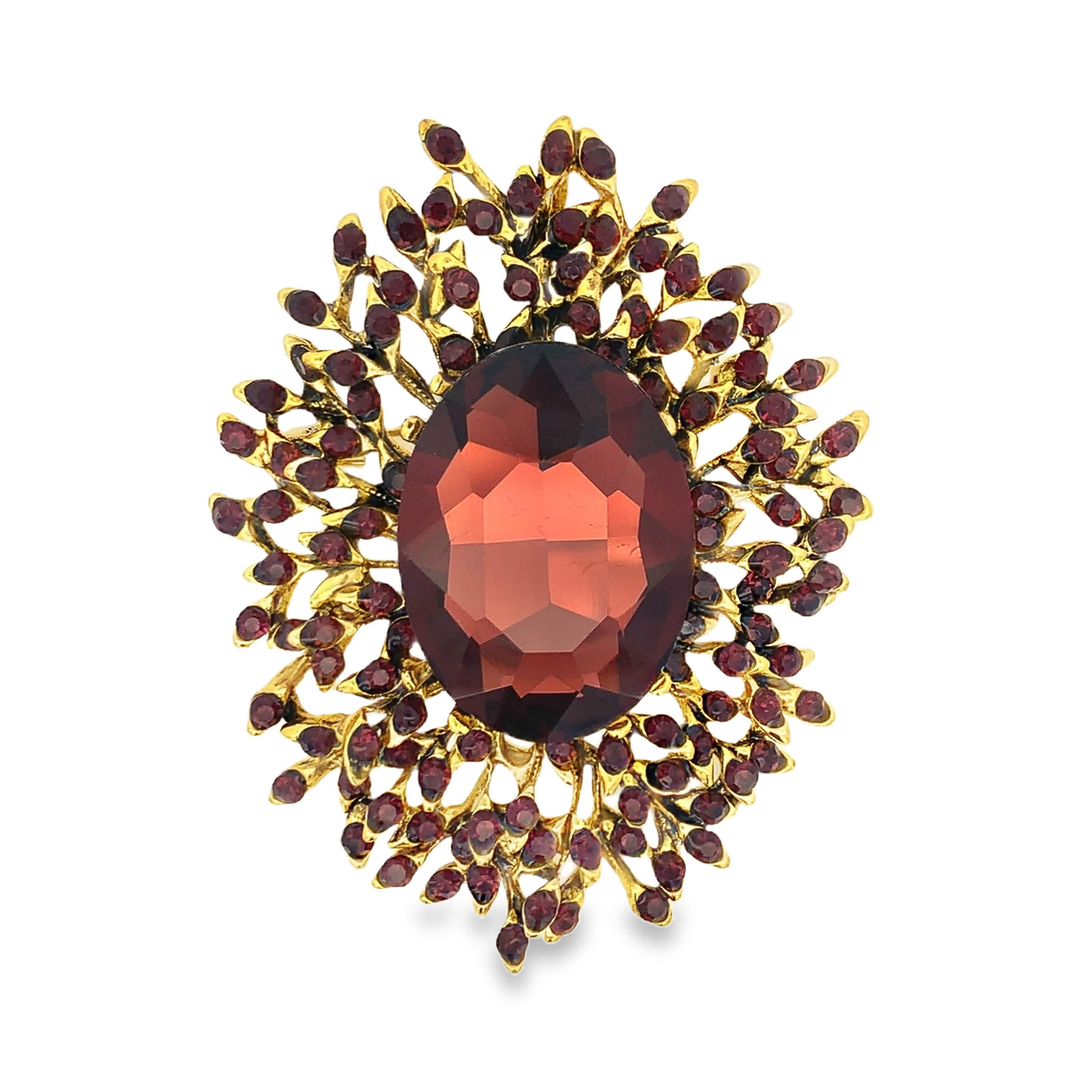 Pozłacana broszka kwiatowy klaster owalna w stylu vintage z czerwonofioletowymi kamieniami